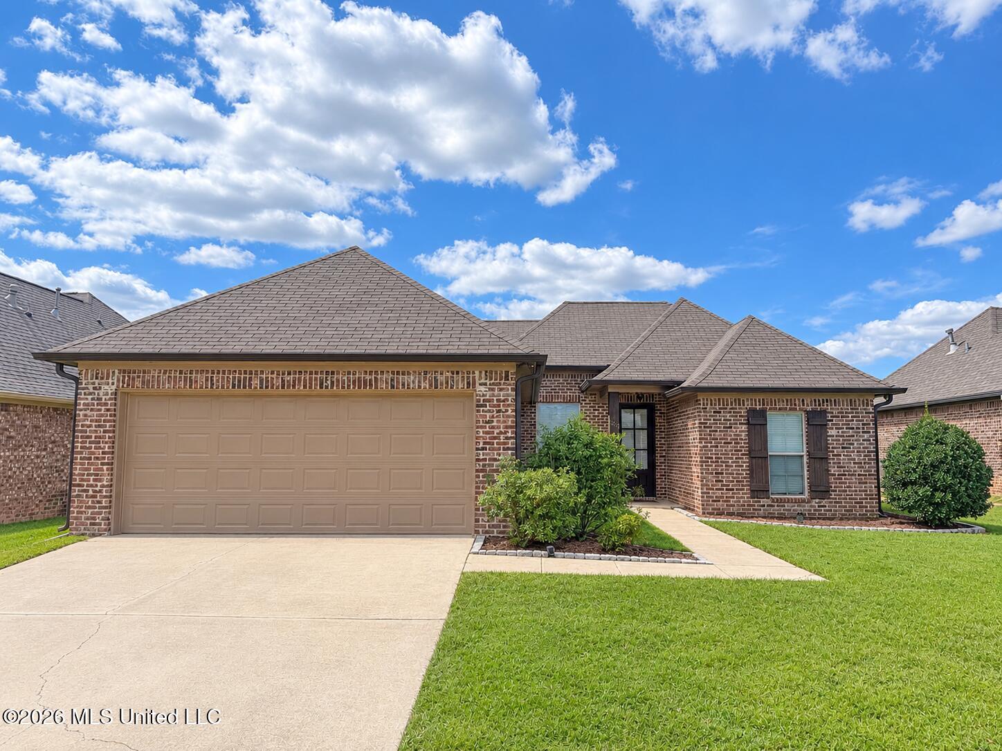 303 Ridge Pointe Drive Property Photo 1