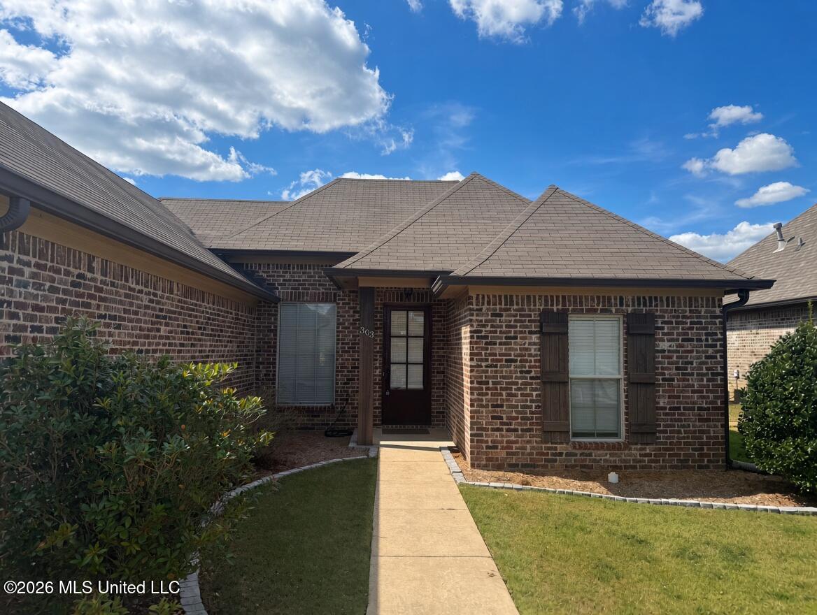 303 Ridge Pointe Drive Property Photo 4