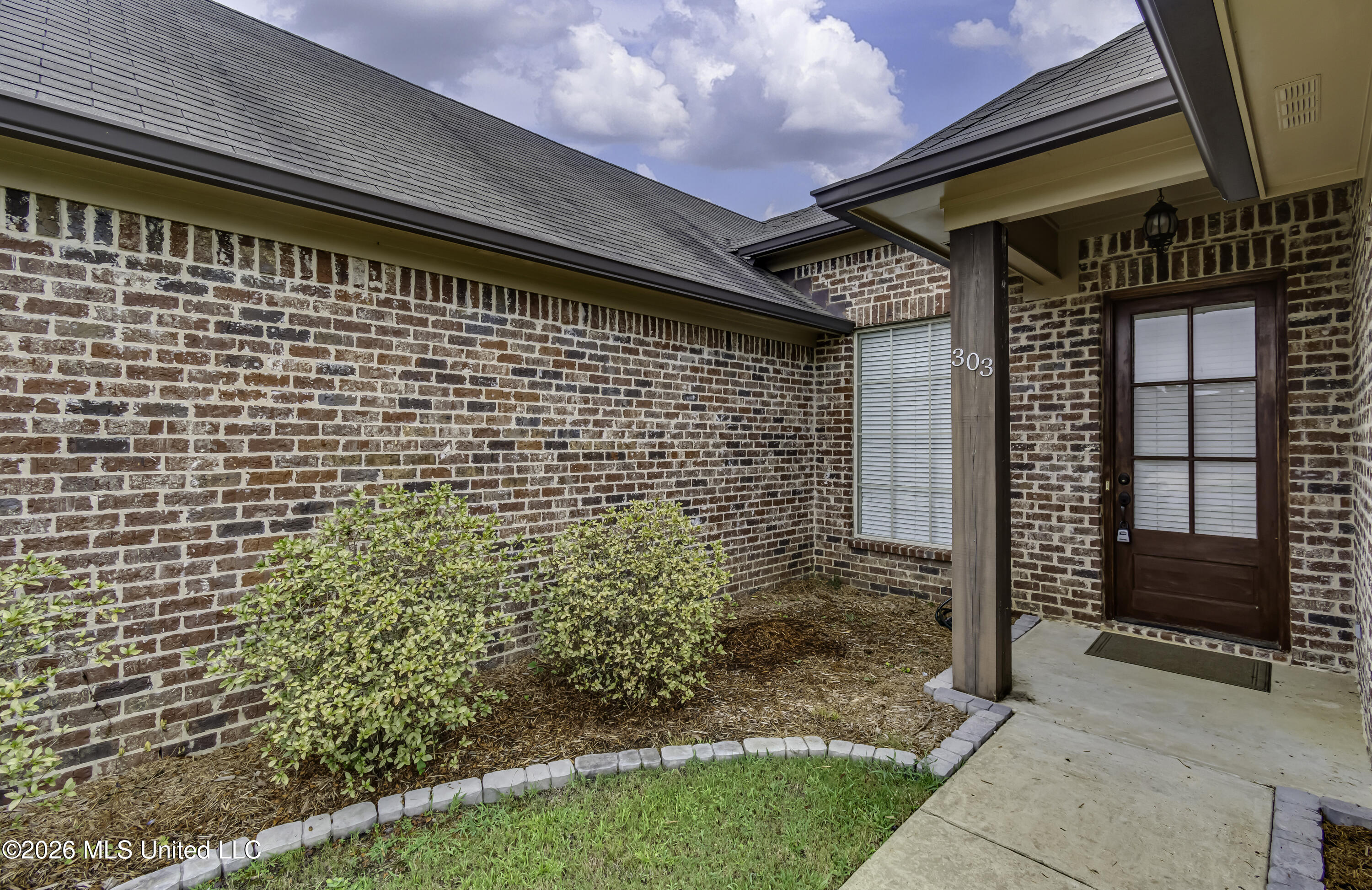303 Ridge Pointe Drive Property Photo 7