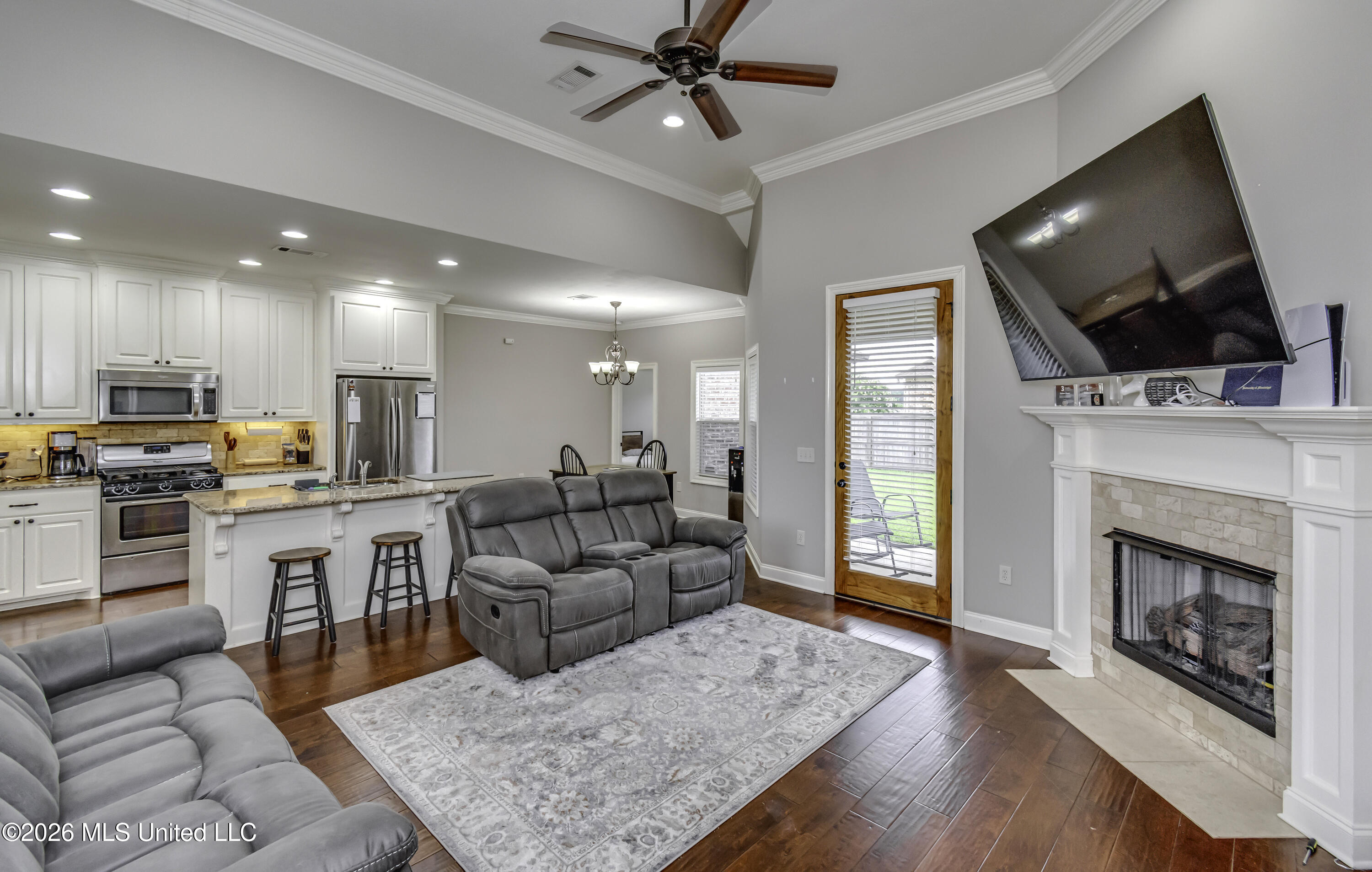303 Ridge Pointe Drive Property Photo 8