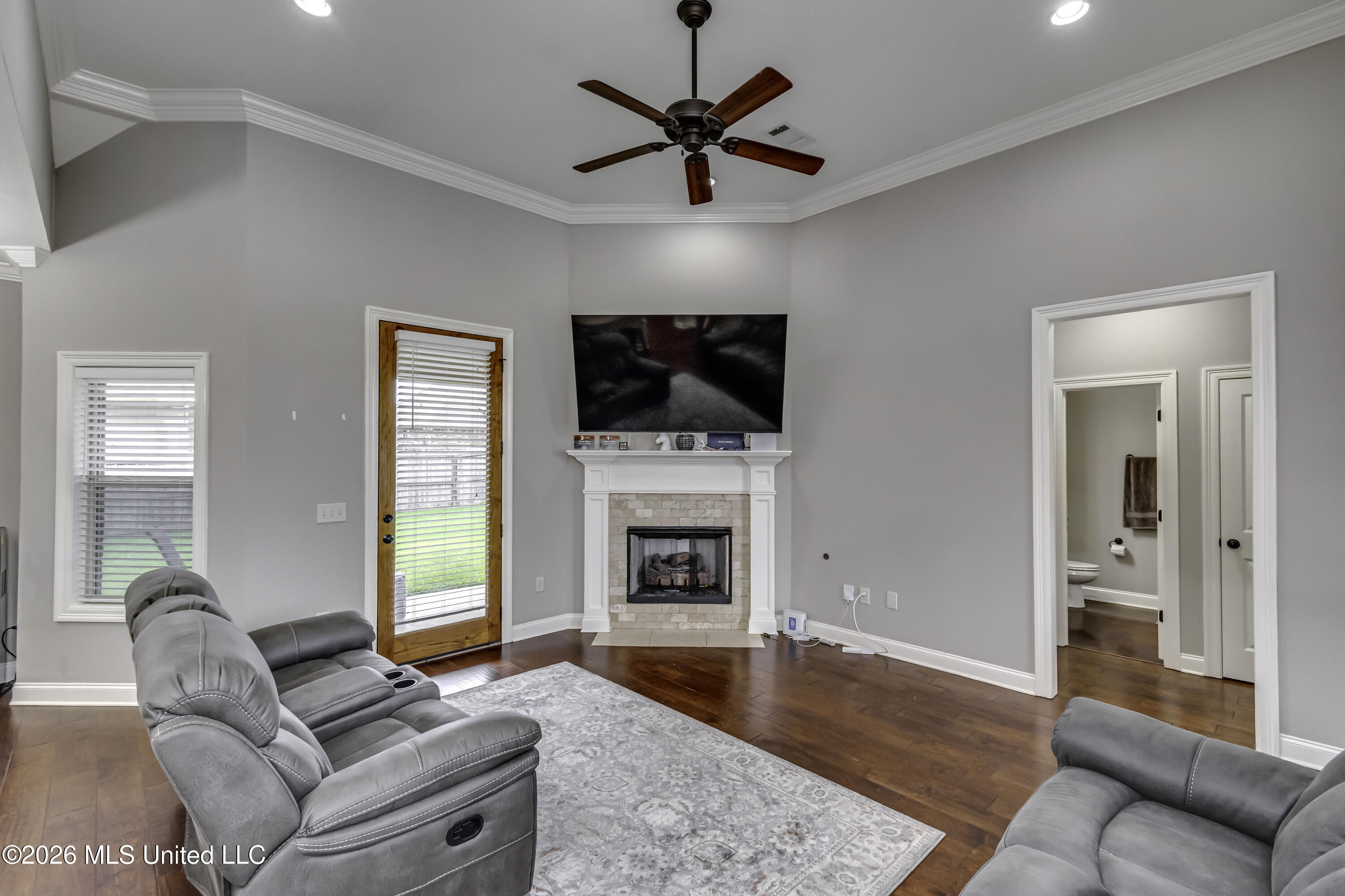 303 Ridge Pointe Drive Property Photo 12