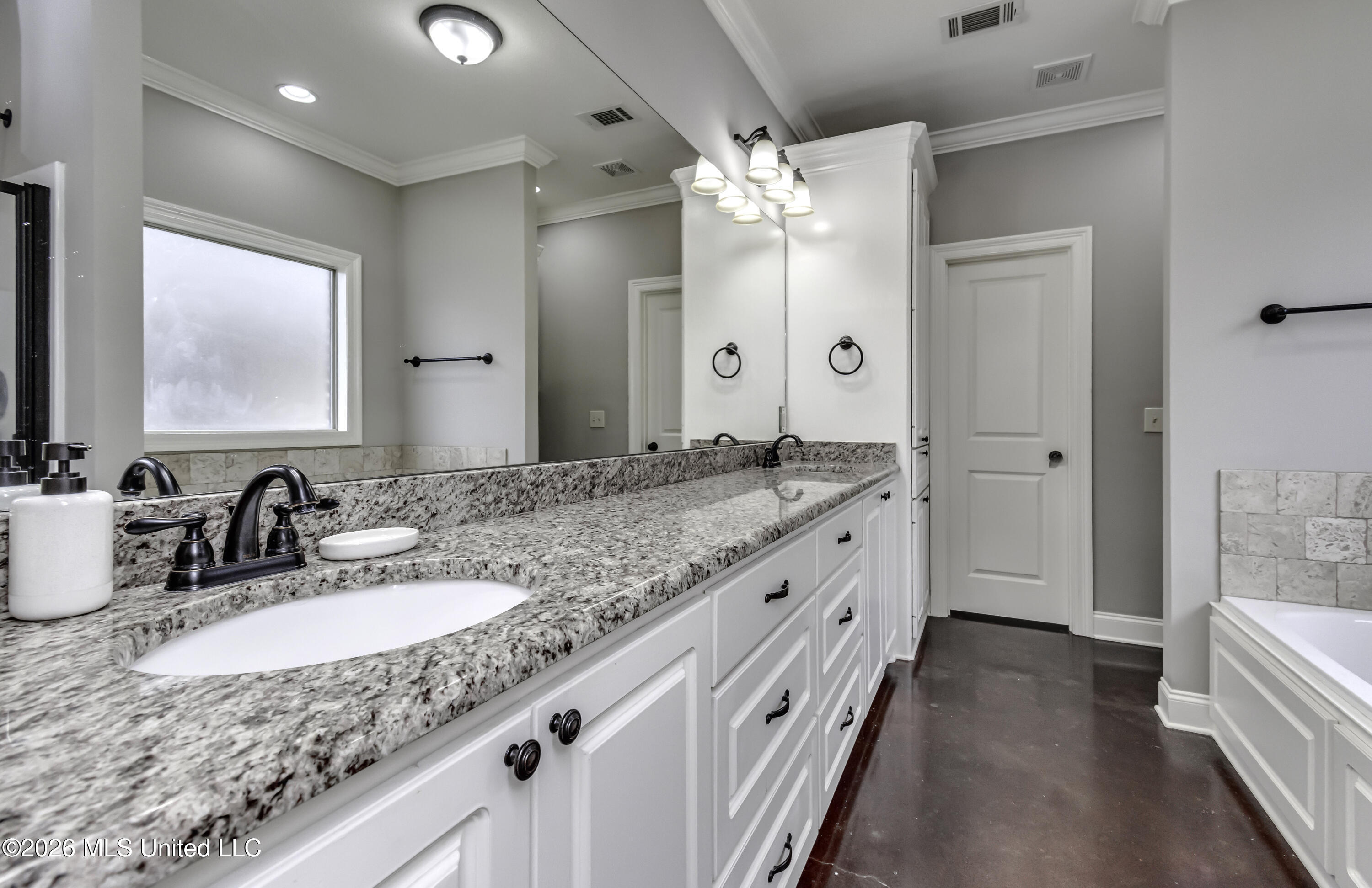 303 Ridge Pointe Drive Property Photo 39