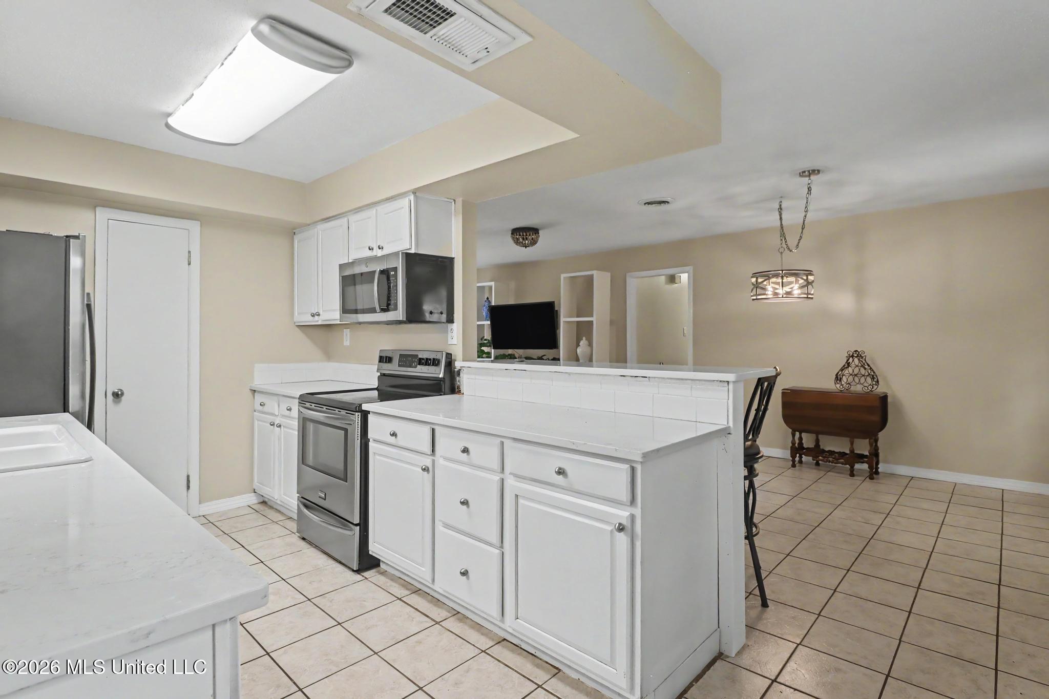 897 Auburn Drive Property Photo 7