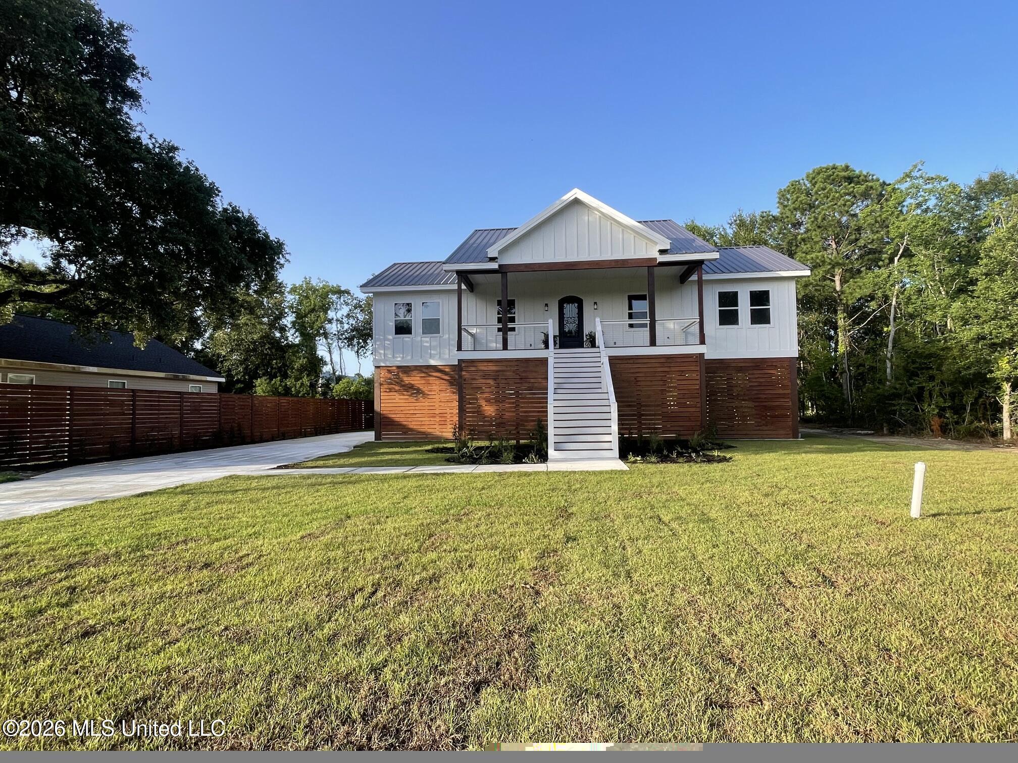 120 Grosvenor Place Property Photo 1