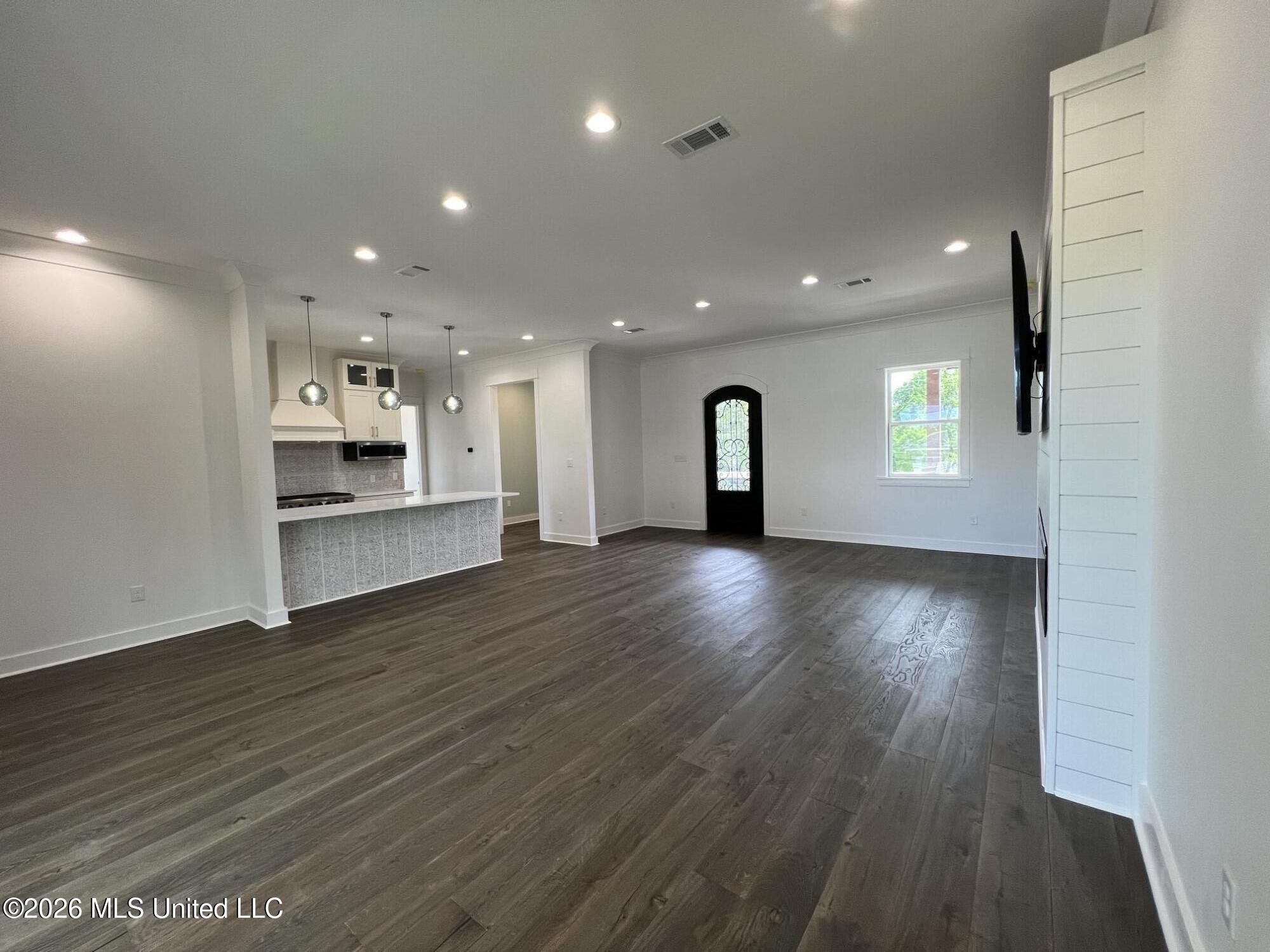 120 Grosvenor Place Property Photo 10
