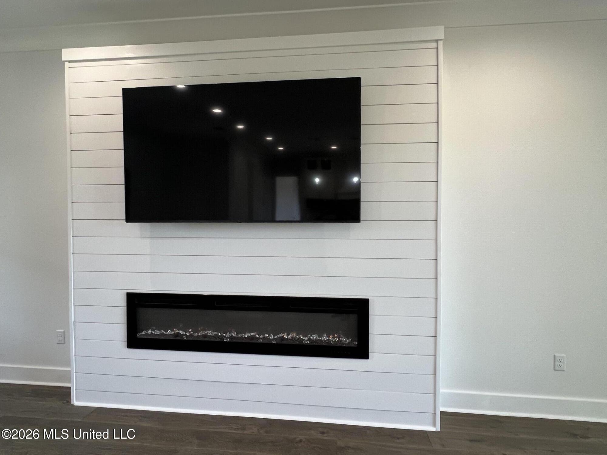120 Grosvenor Place Property Photo 11