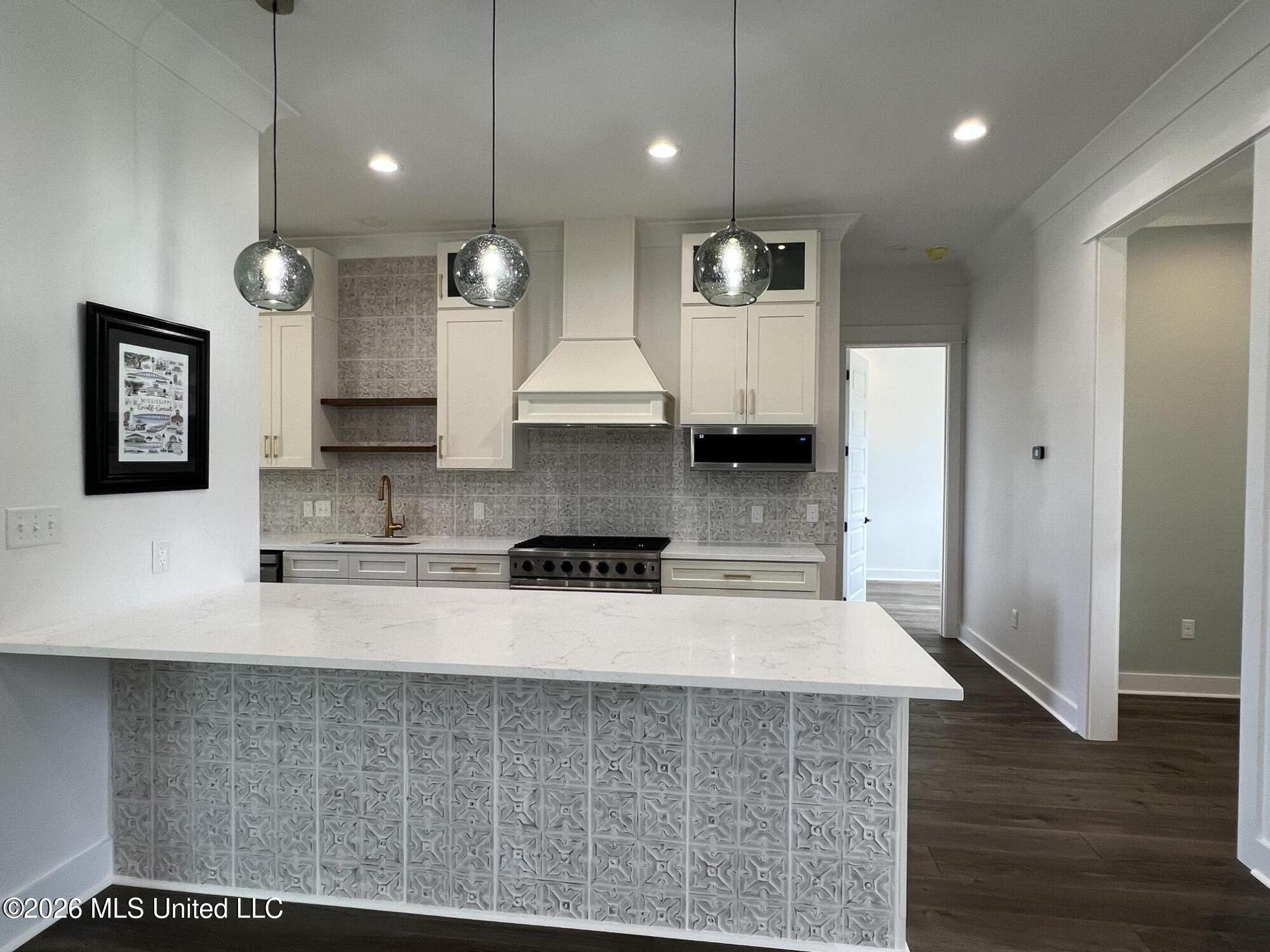 120 Grosvenor Place Property Photo 13