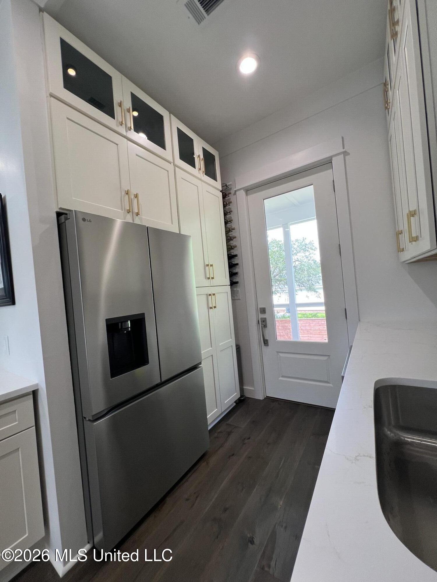 120 Grosvenor Place Property Photo 15