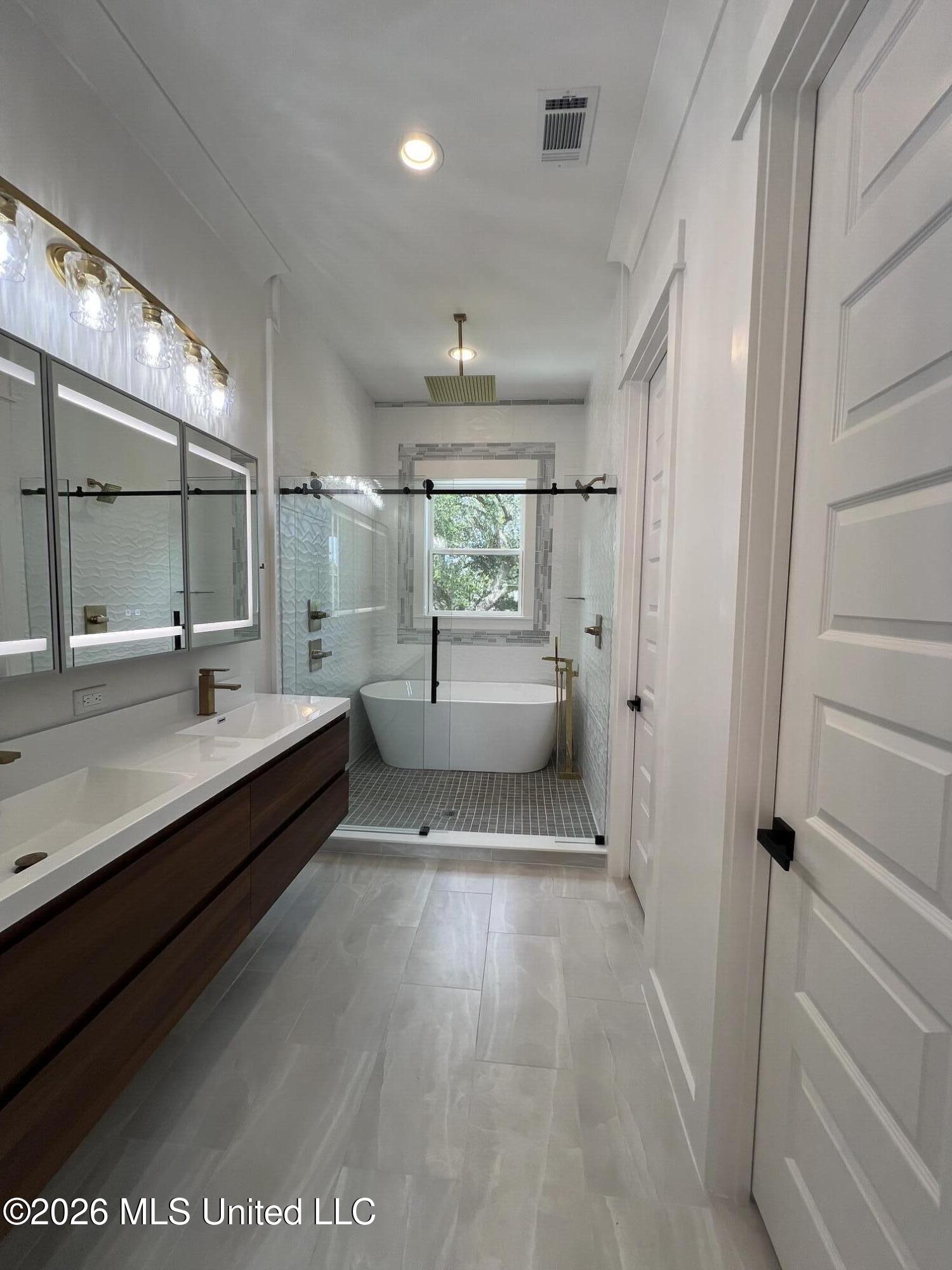 120 Grosvenor Place Property Photo 24