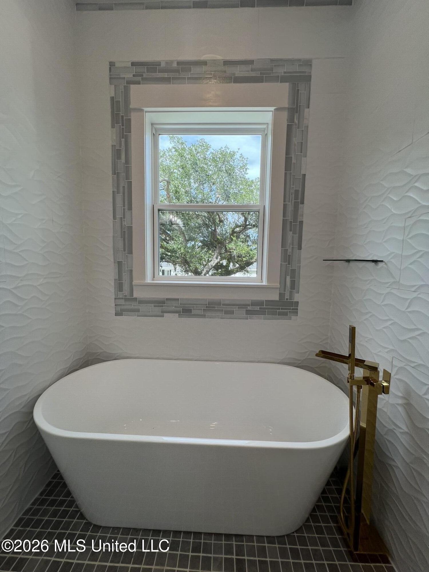 120 Grosvenor Place Property Photo 26