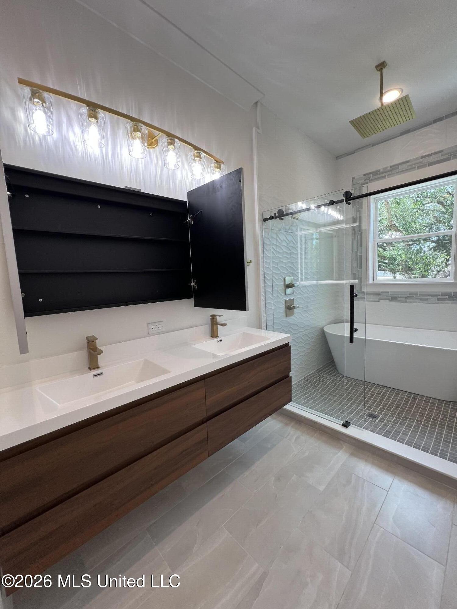 120 Grosvenor Place Property Photo 28