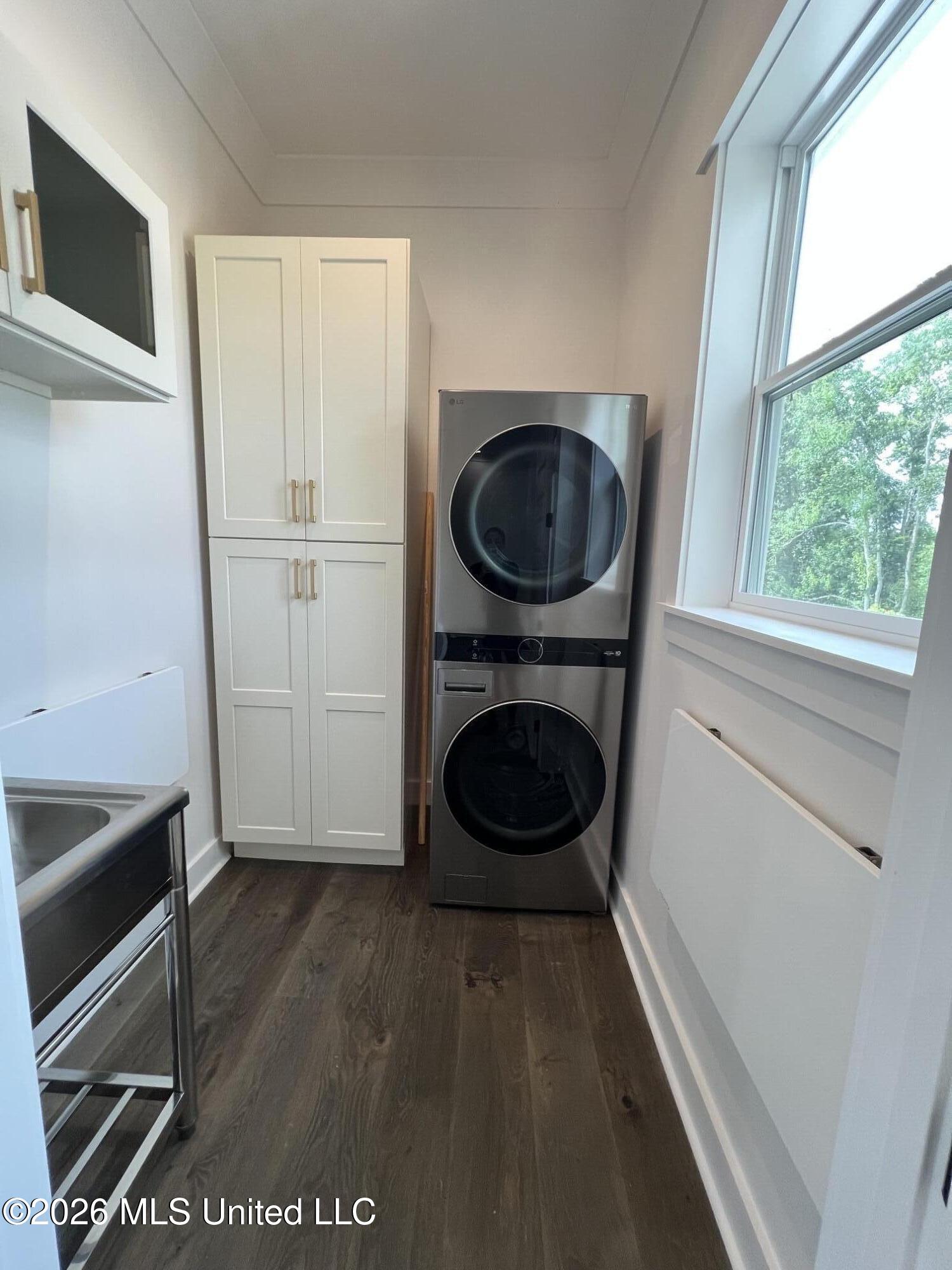 120 Grosvenor Place Property Photo 33