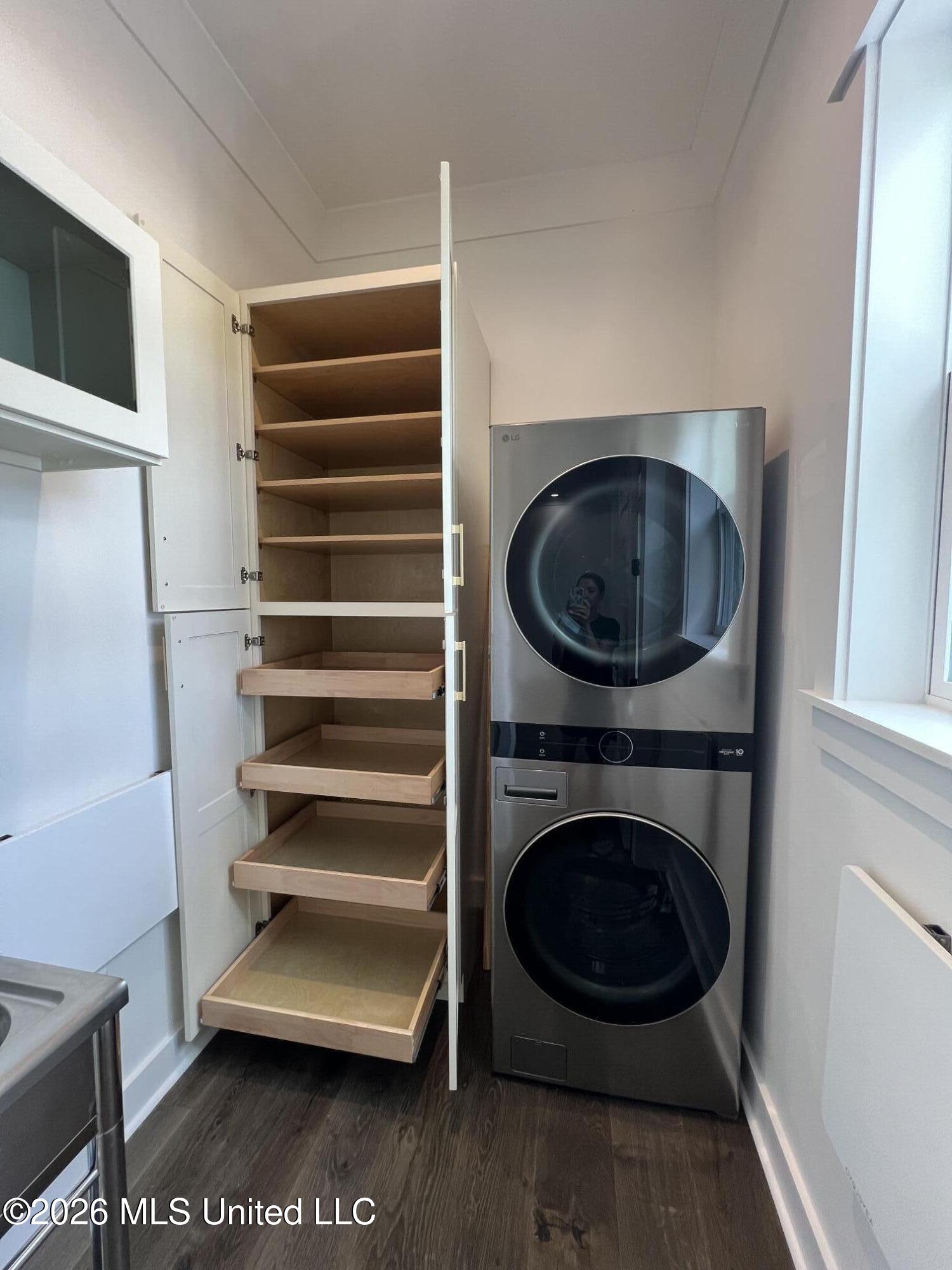 120 Grosvenor Place Property Photo 35