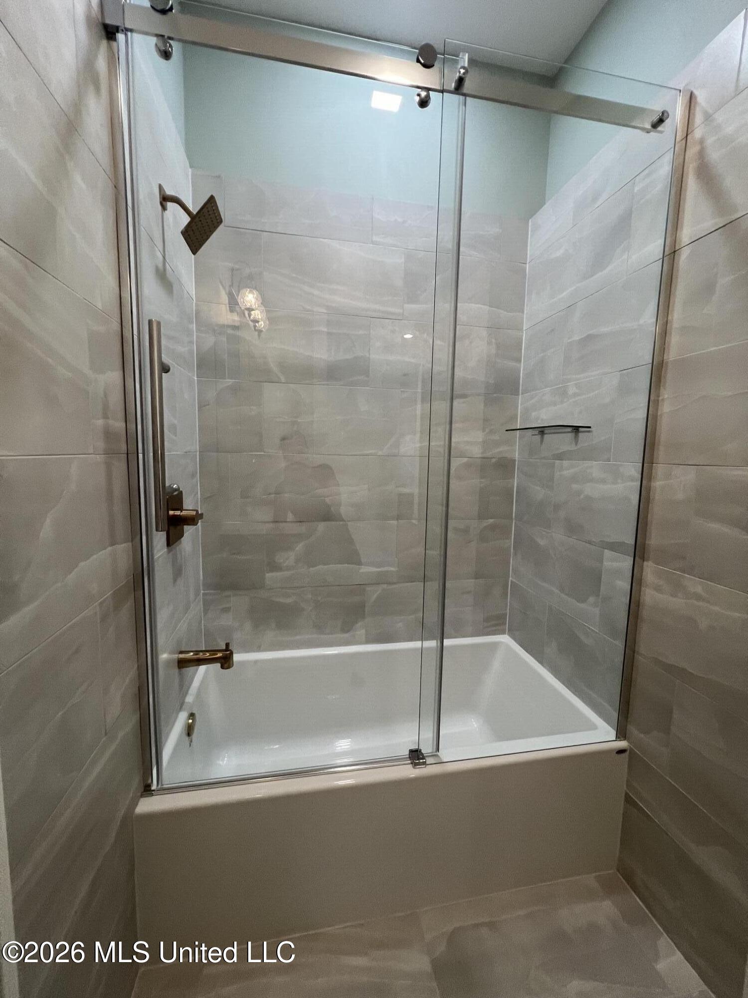 120 Grosvenor Place Property Photo 40