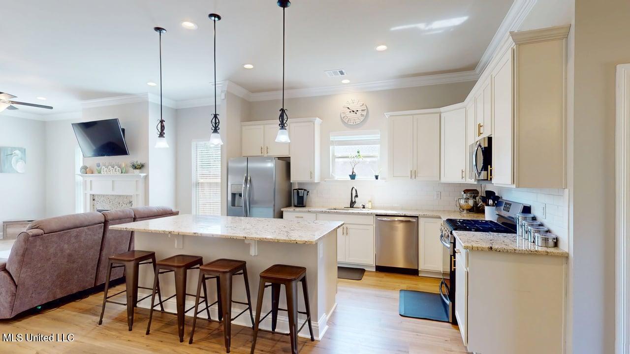 12023 Michael Grace Drive Property Photo 10