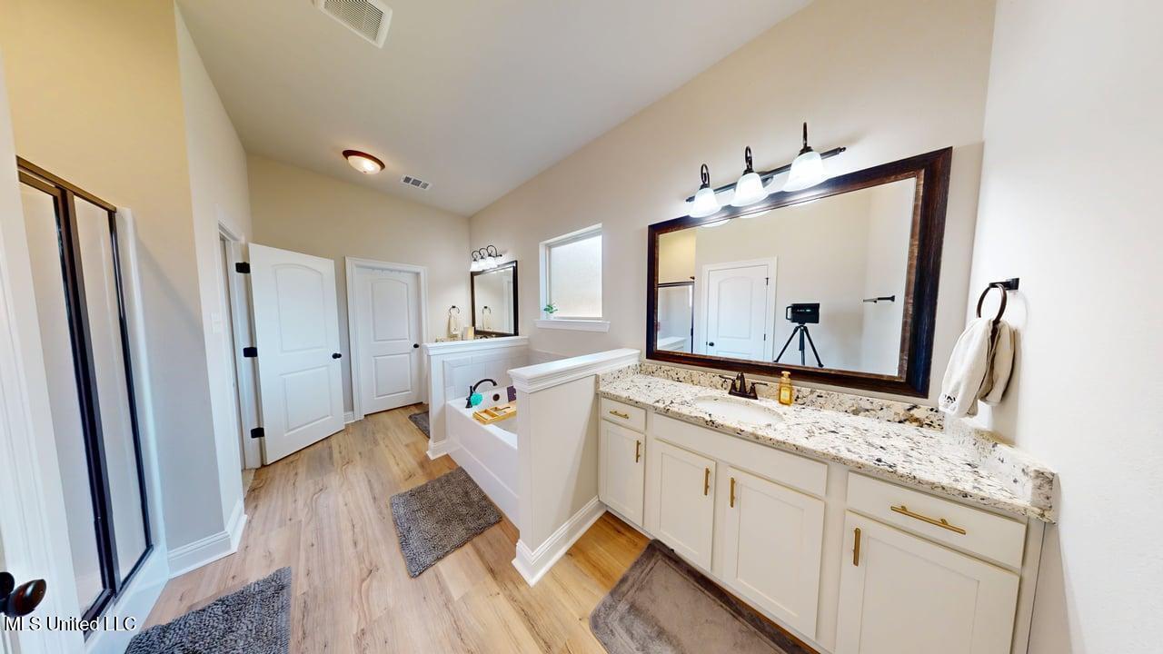 12023 Michael Grace Drive Property Photo 17