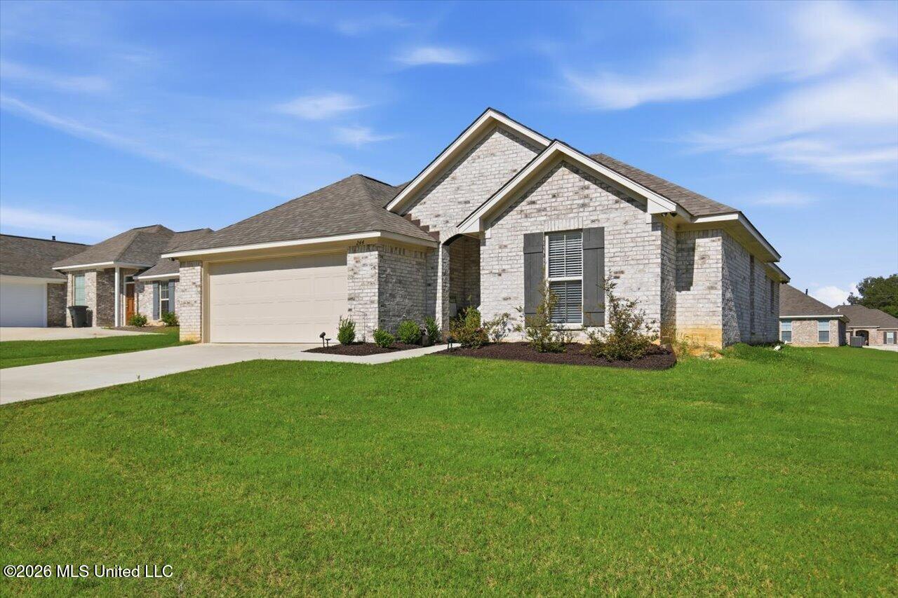 244 Hemingway Circle Property Photo 3