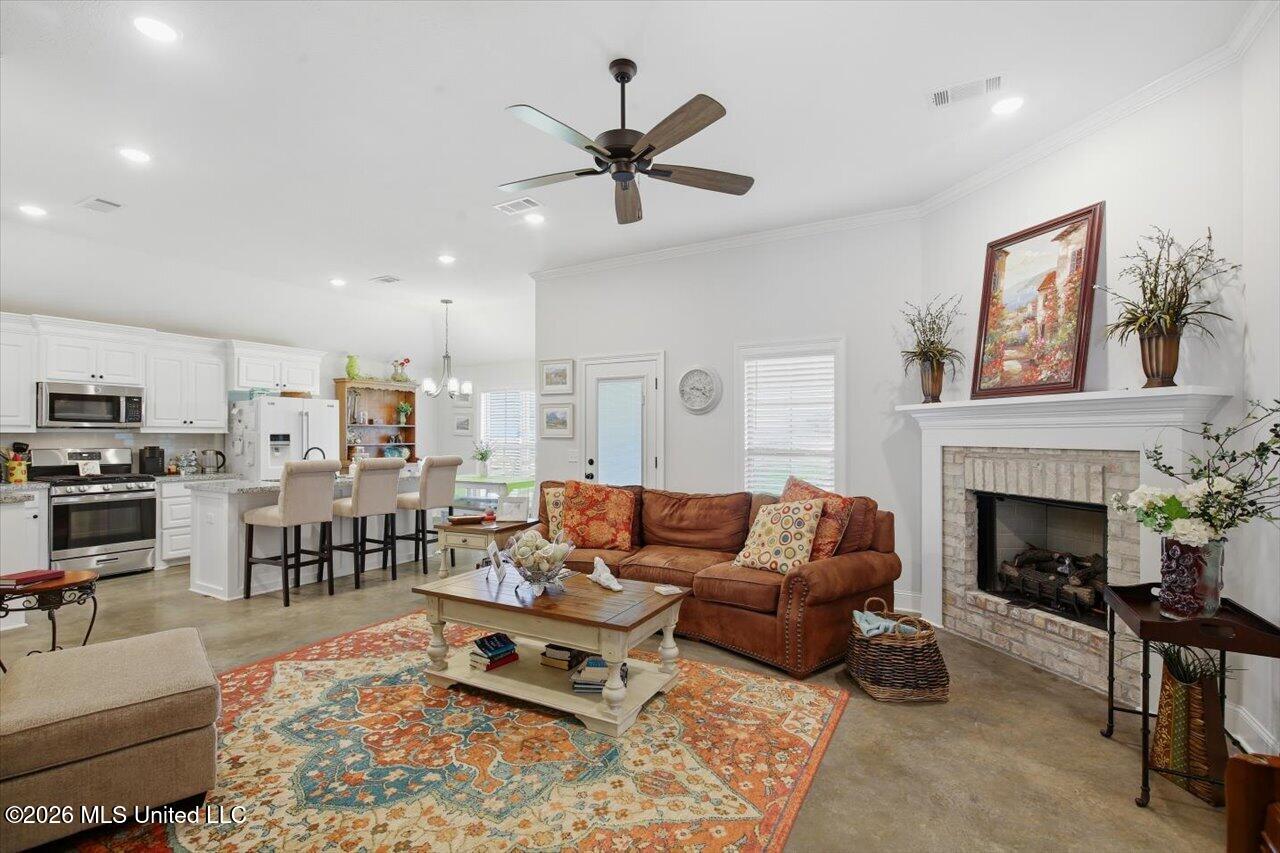 244 Hemingway Circle Property Photo 7