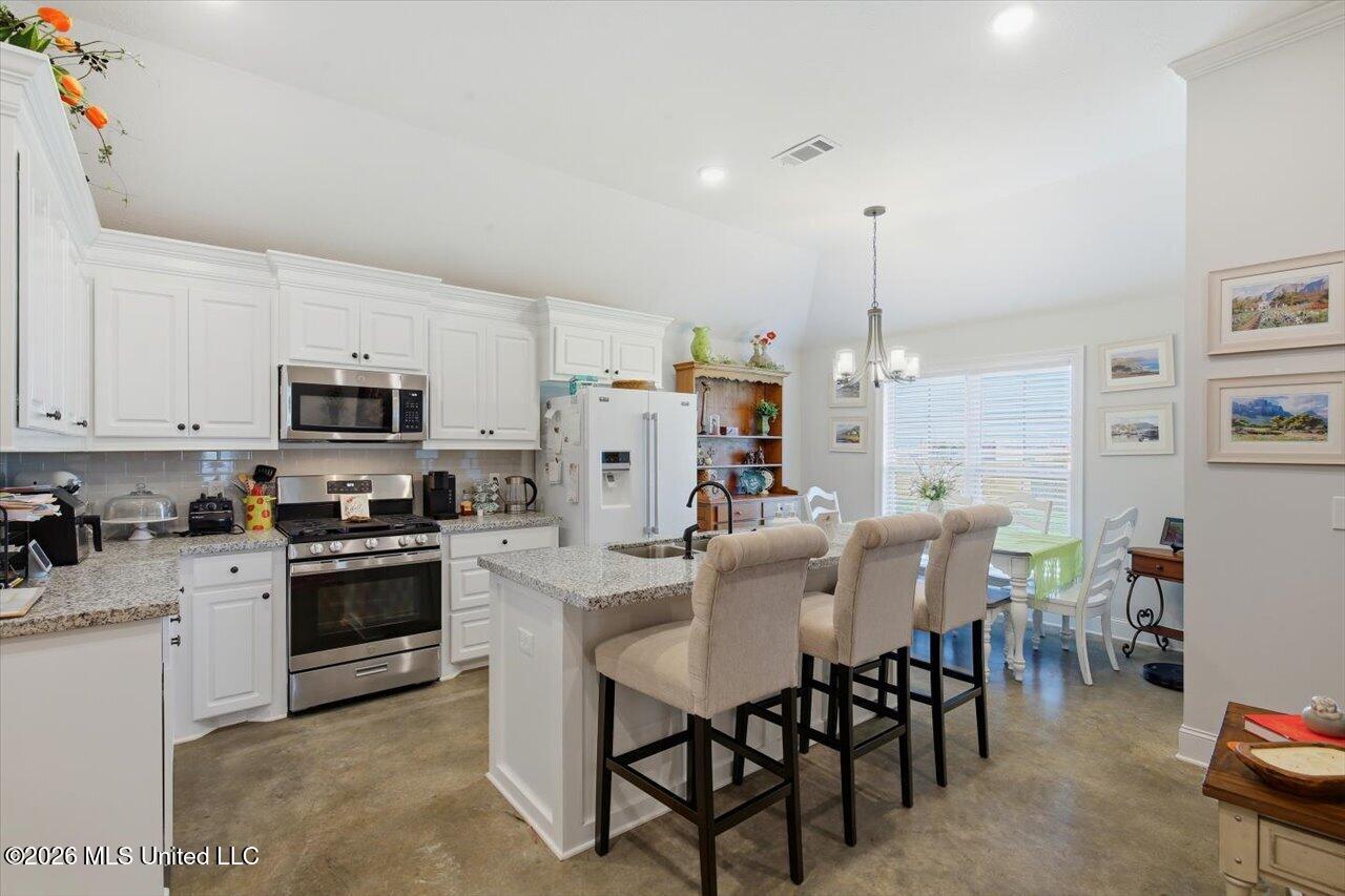 244 Hemingway Circle Property Photo 12
