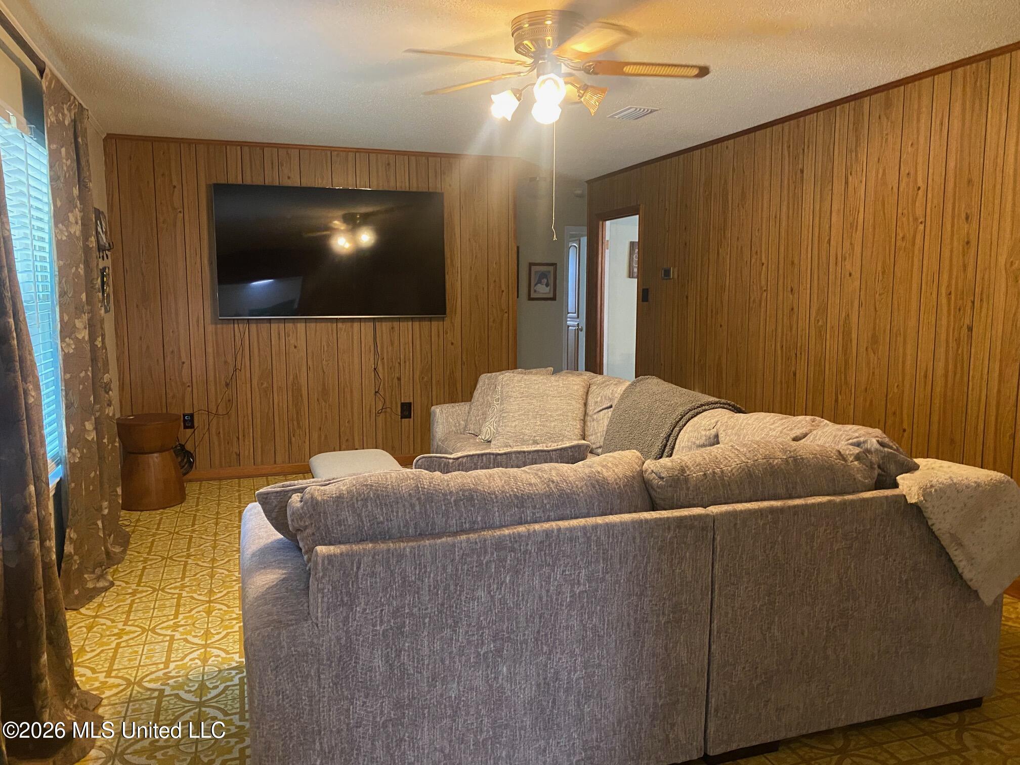 63737 N Diamondhead Drive Property Photo 6