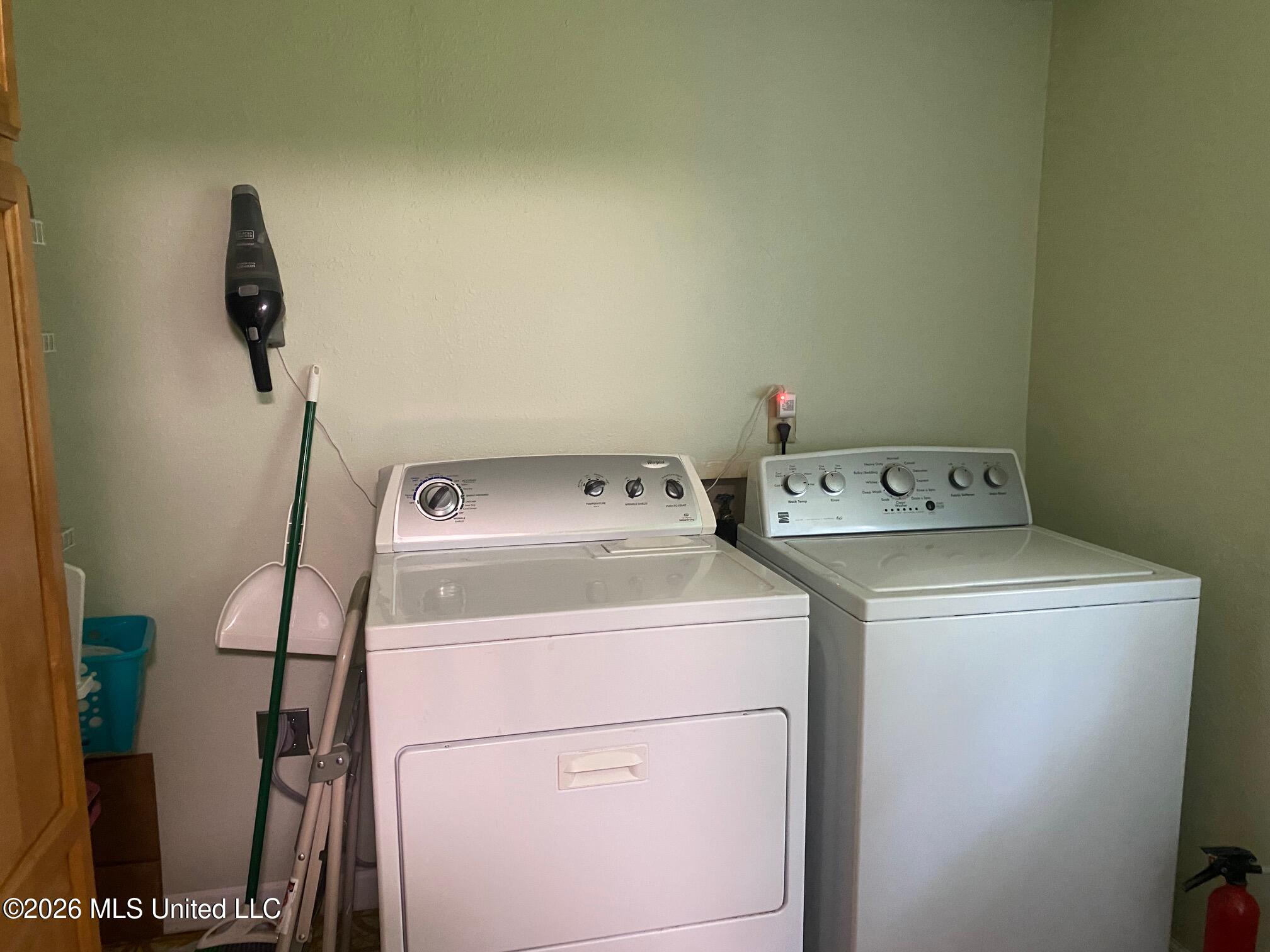 63737 N Diamondhead Drive Property Photo 8