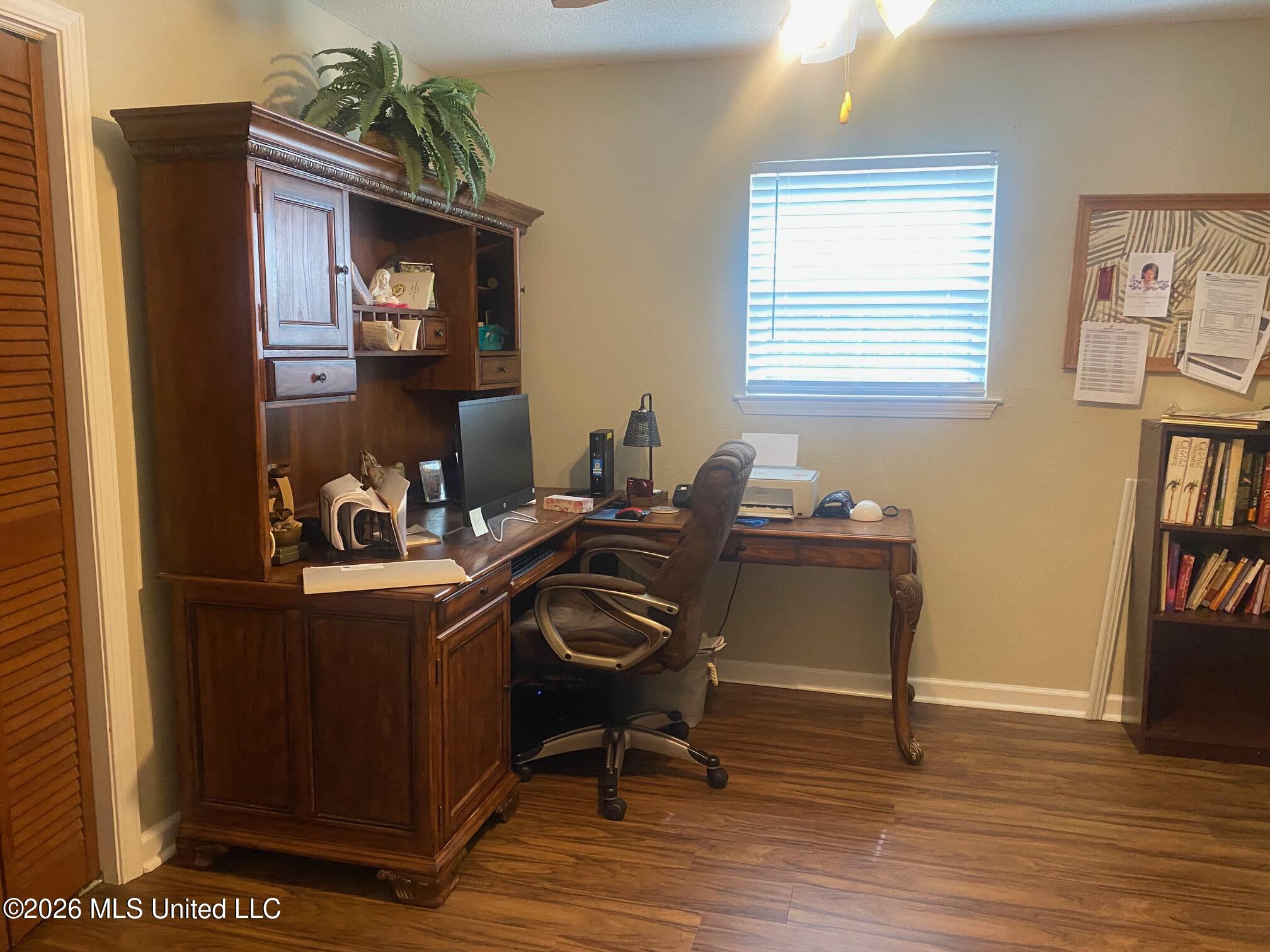 63737 N Diamondhead Drive Property Photo 9