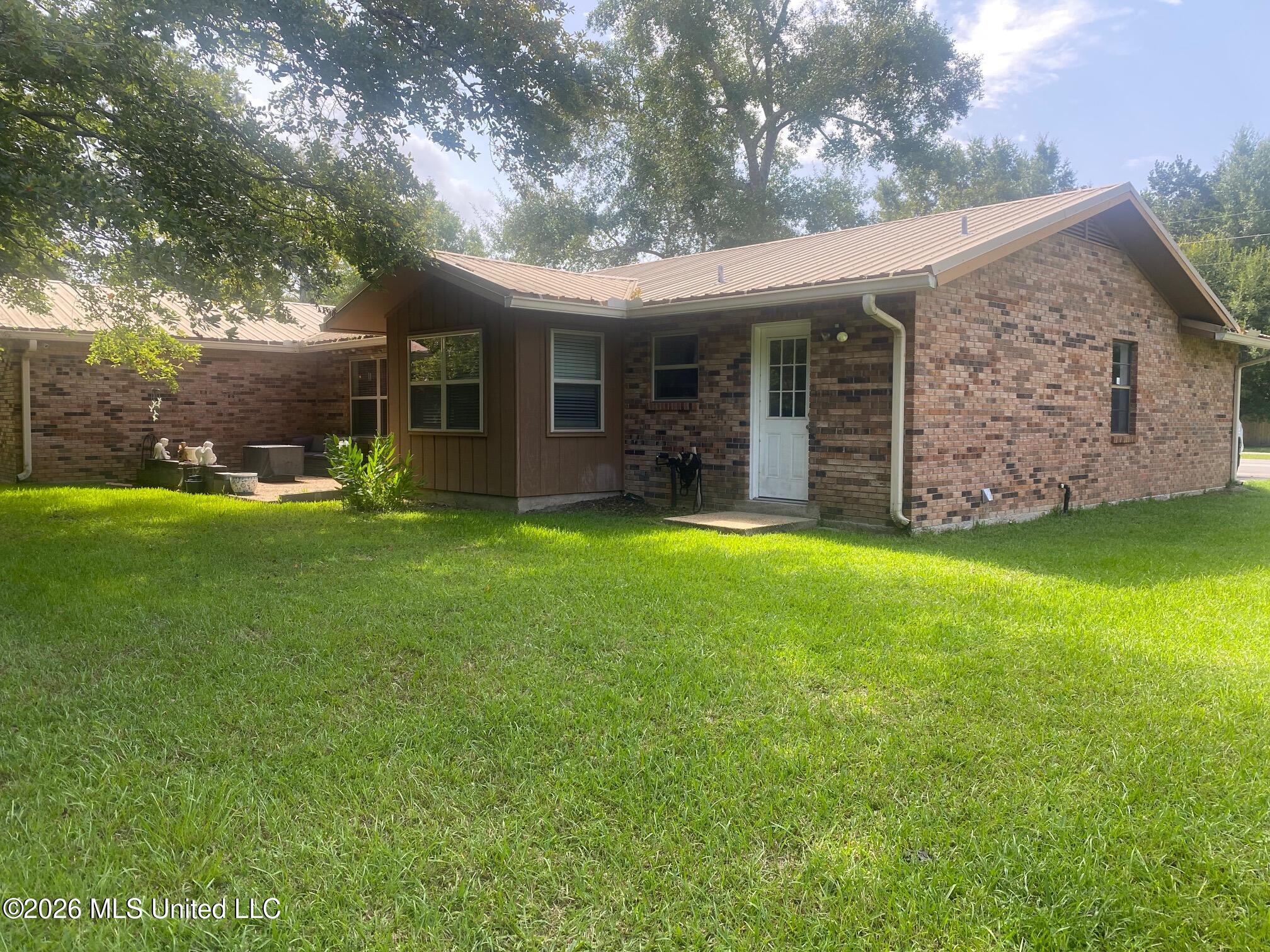 63737 N Diamondhead Drive Property Photo 19