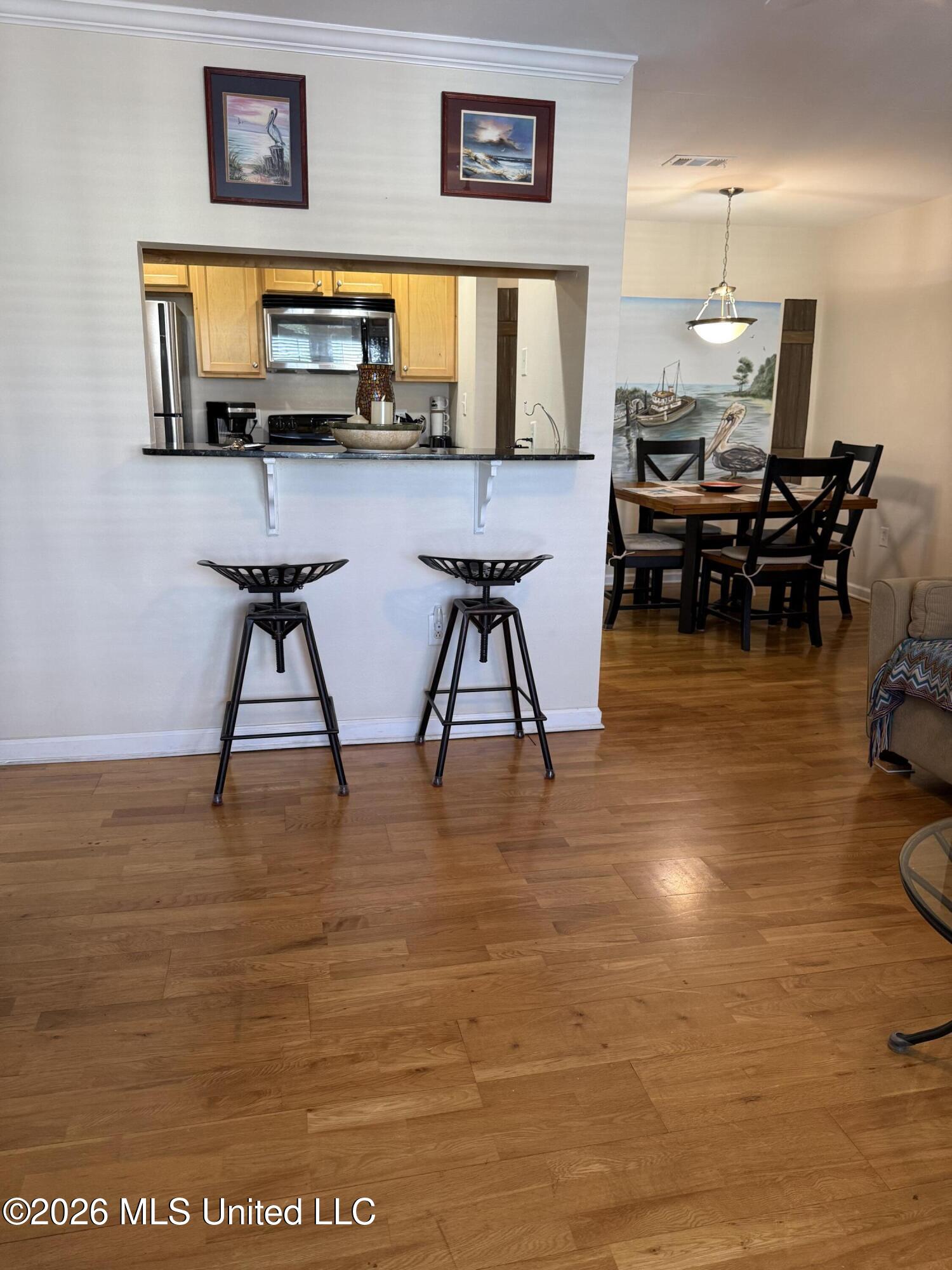 2421 Beachview Drive Property Photo 8