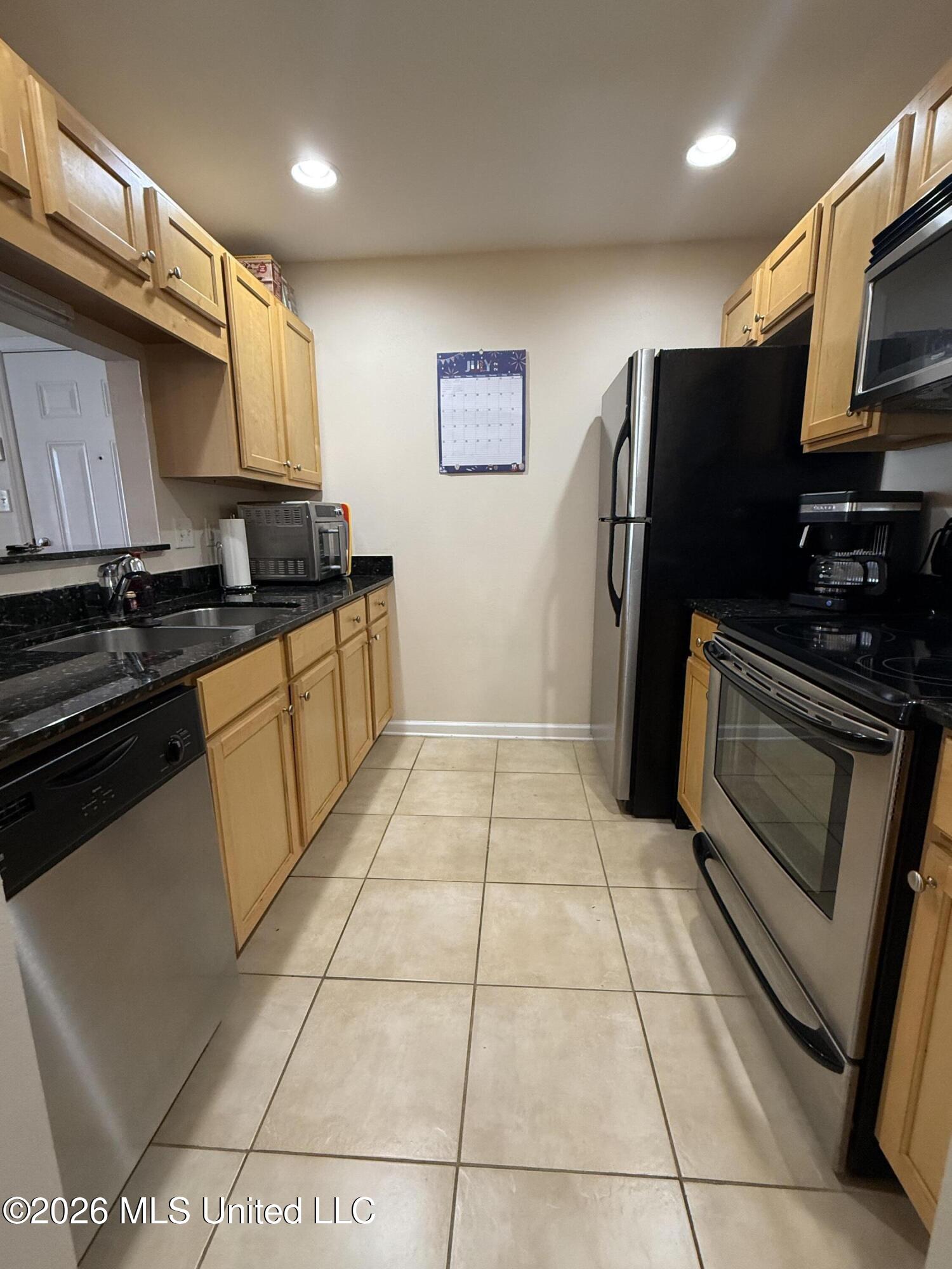 2421 Beachview Drive Property Photo 10