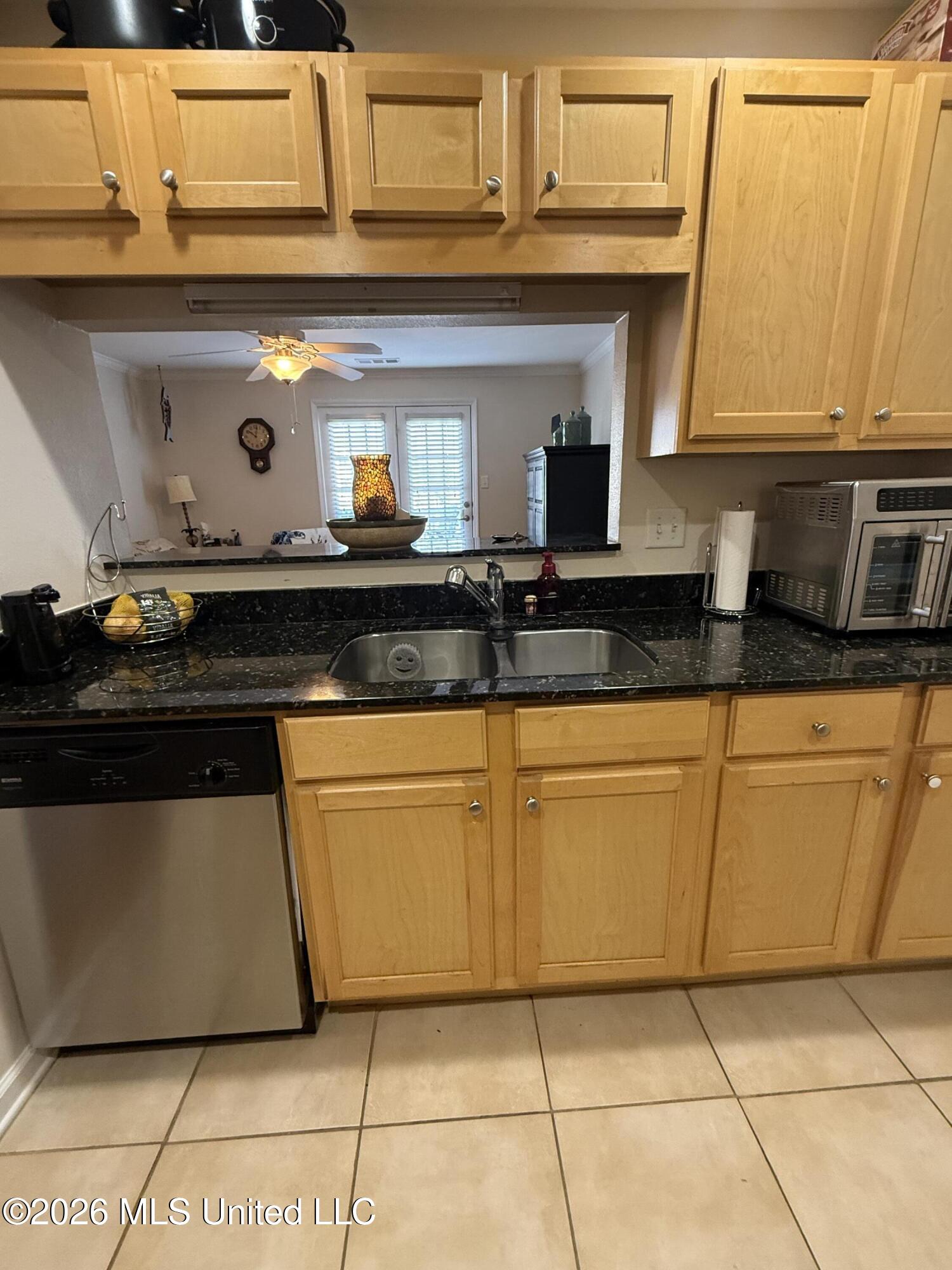 2421 Beachview Drive Property Photo 11