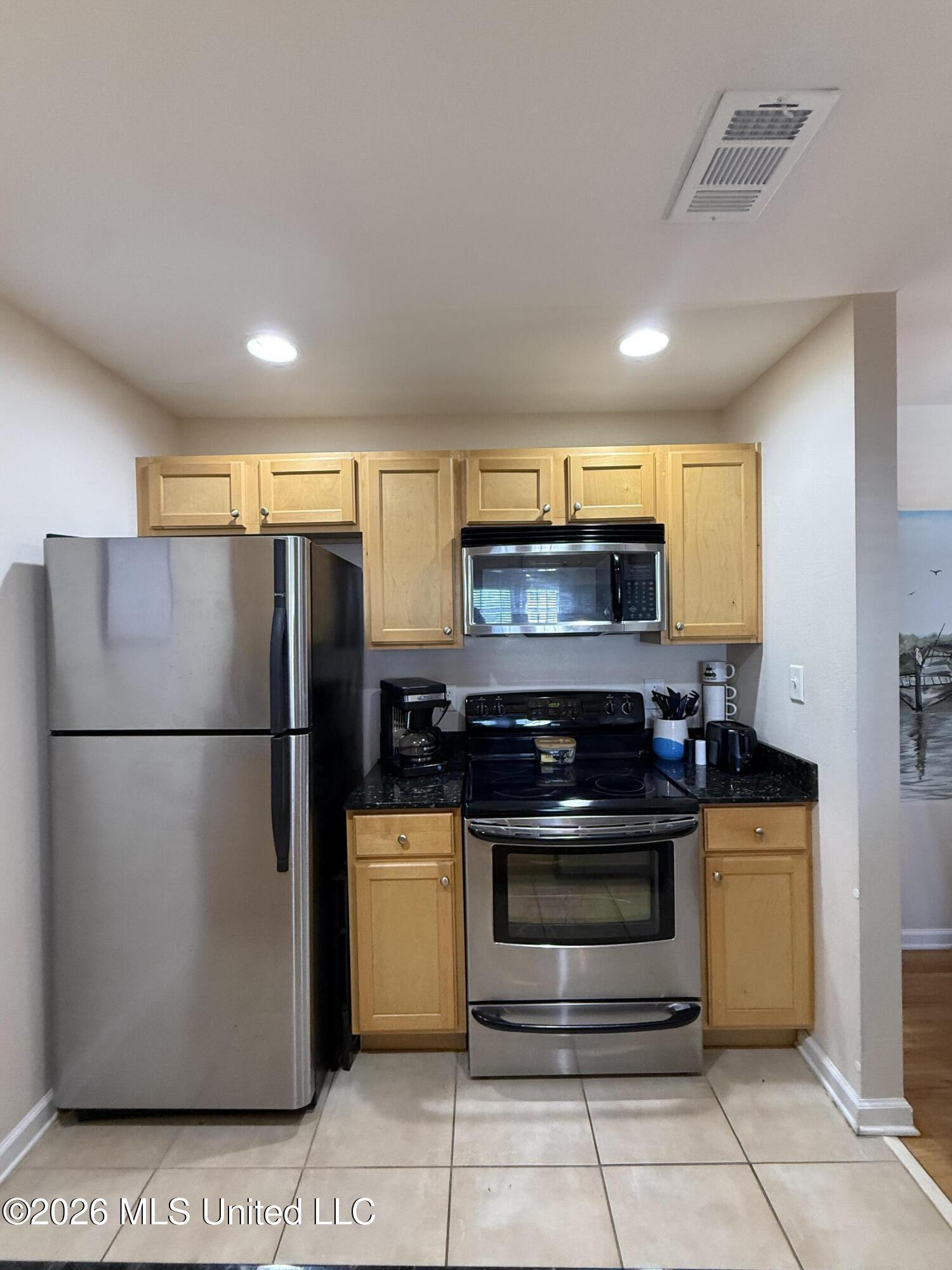 2421 Beachview Drive Property Photo 12