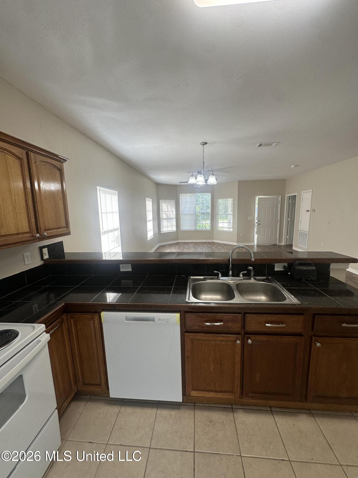 6024 E Oktibbeha Street Property Photo 5