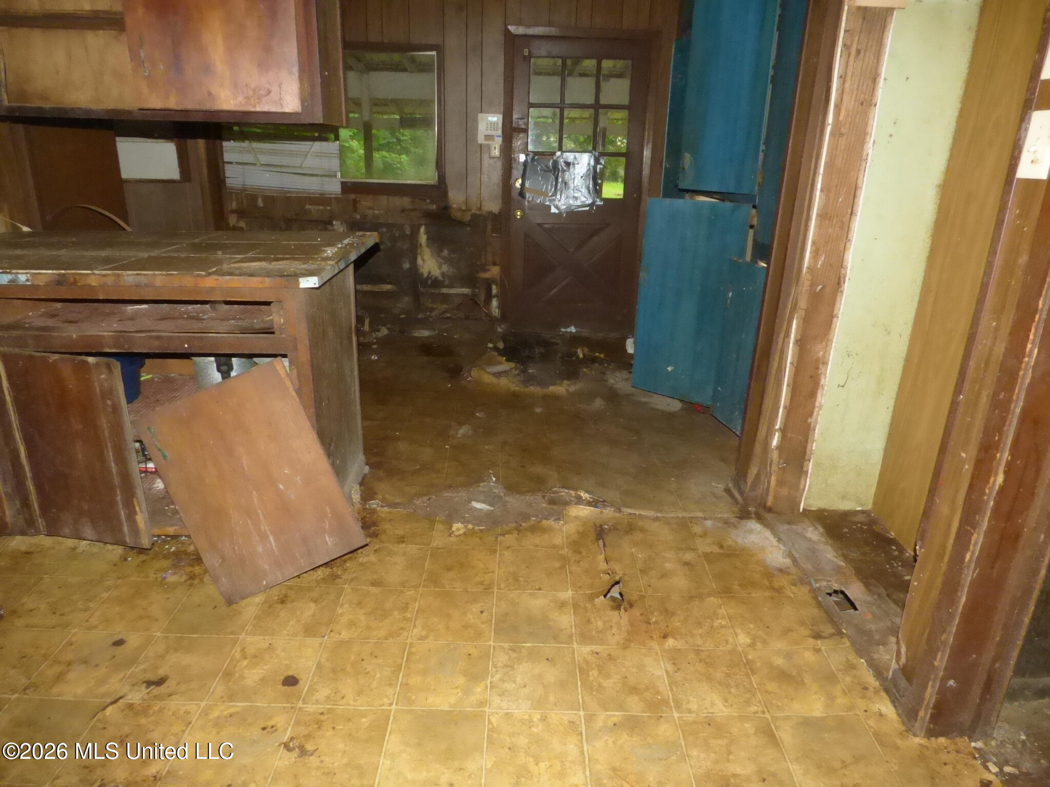 320 N Locust Street Property Photo 6