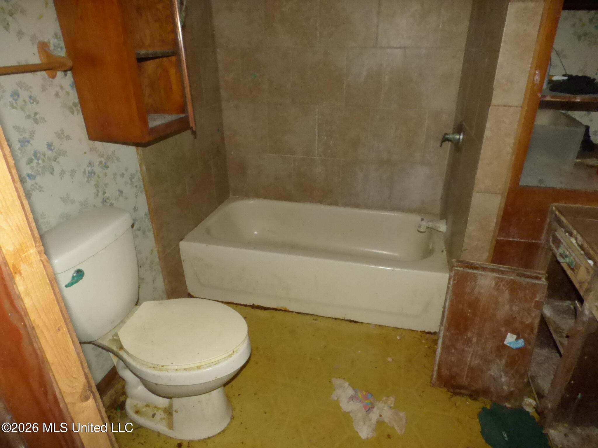 320 N Locust Street Property Photo 8