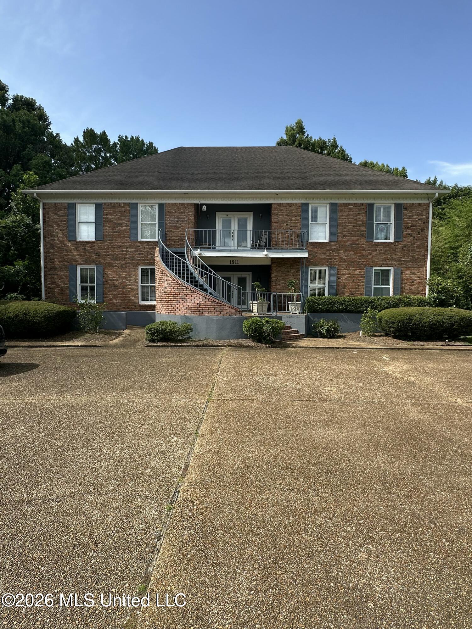 1911 Dunbarton Drive Property Photo 1