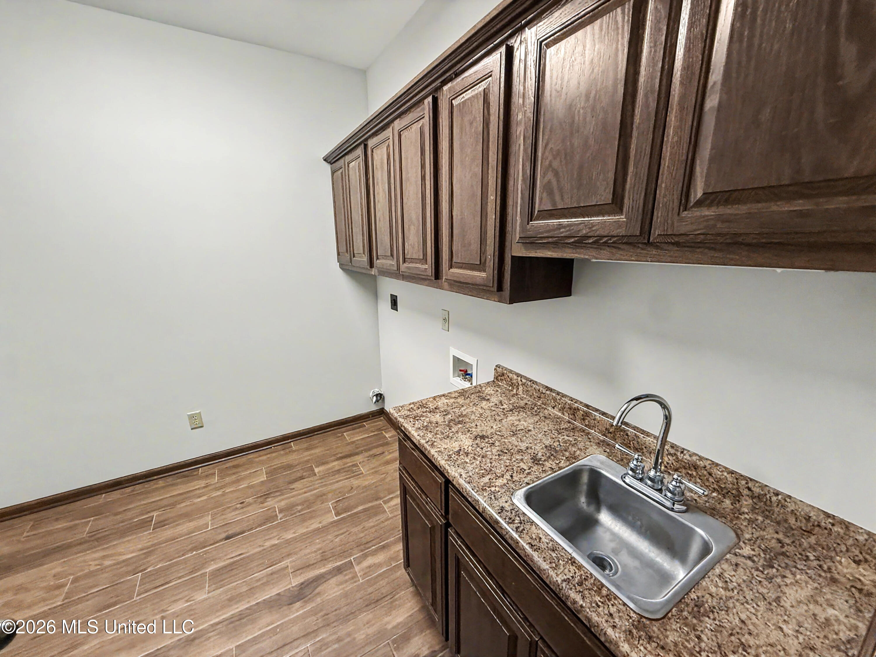 7632 Holly Springs Road Property Photo 8