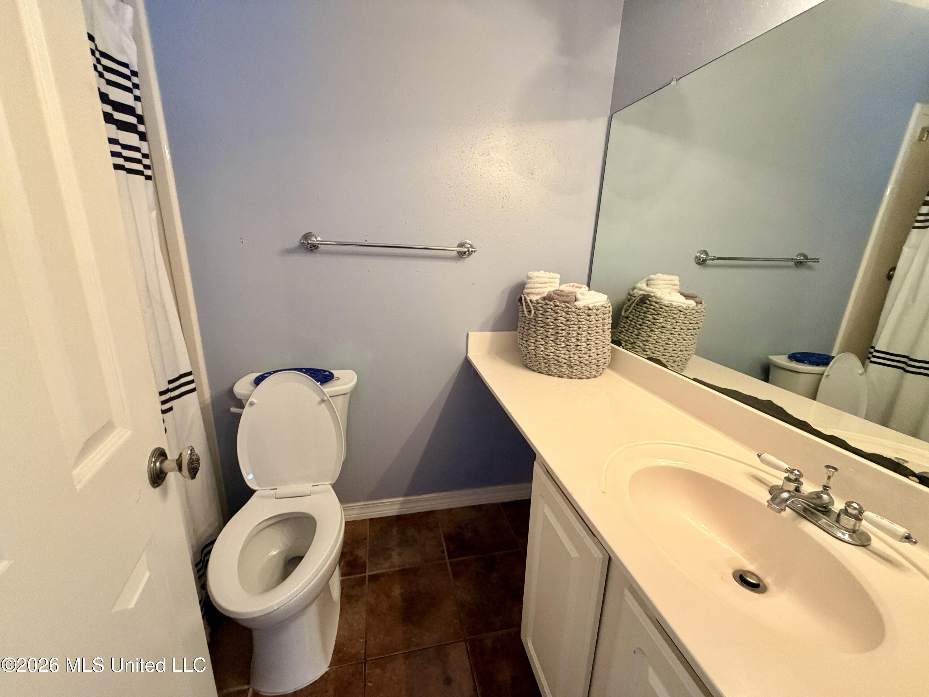 1550 E 2nd Property Photo 13