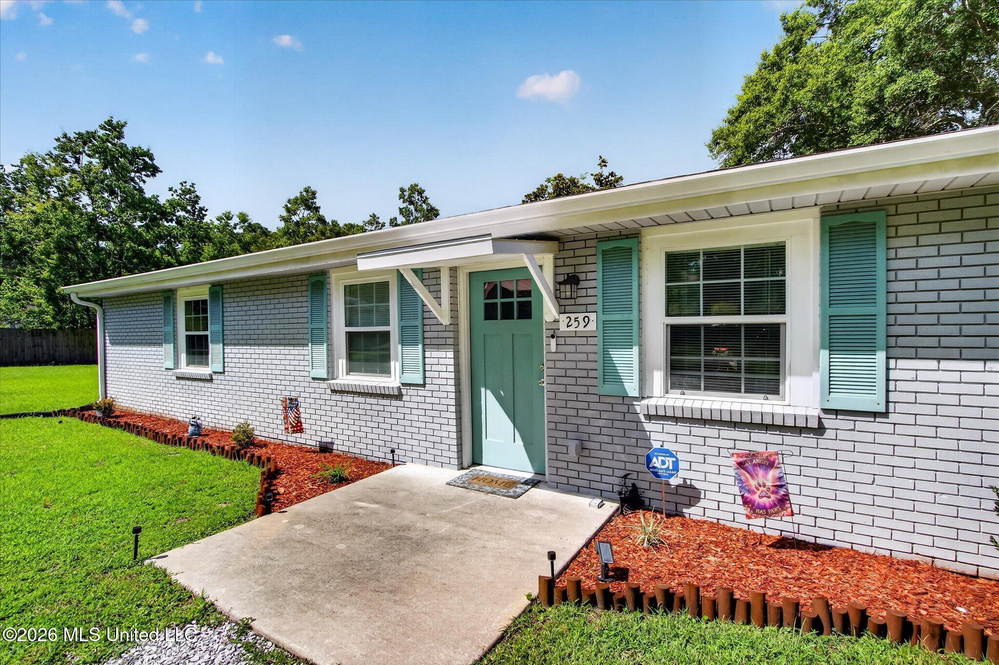 259 Trout Street Property Photo 4