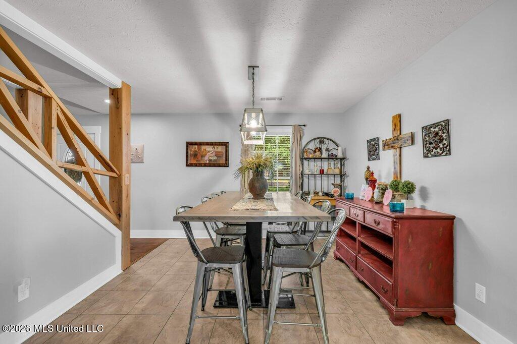 108 Countryside Lane Property Photo 9