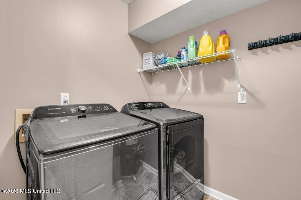 108 Countryside Lane Property Photo 27