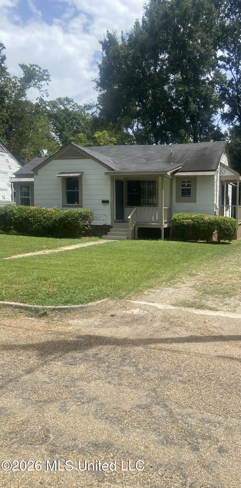 231 Donald Street Property Photo 1