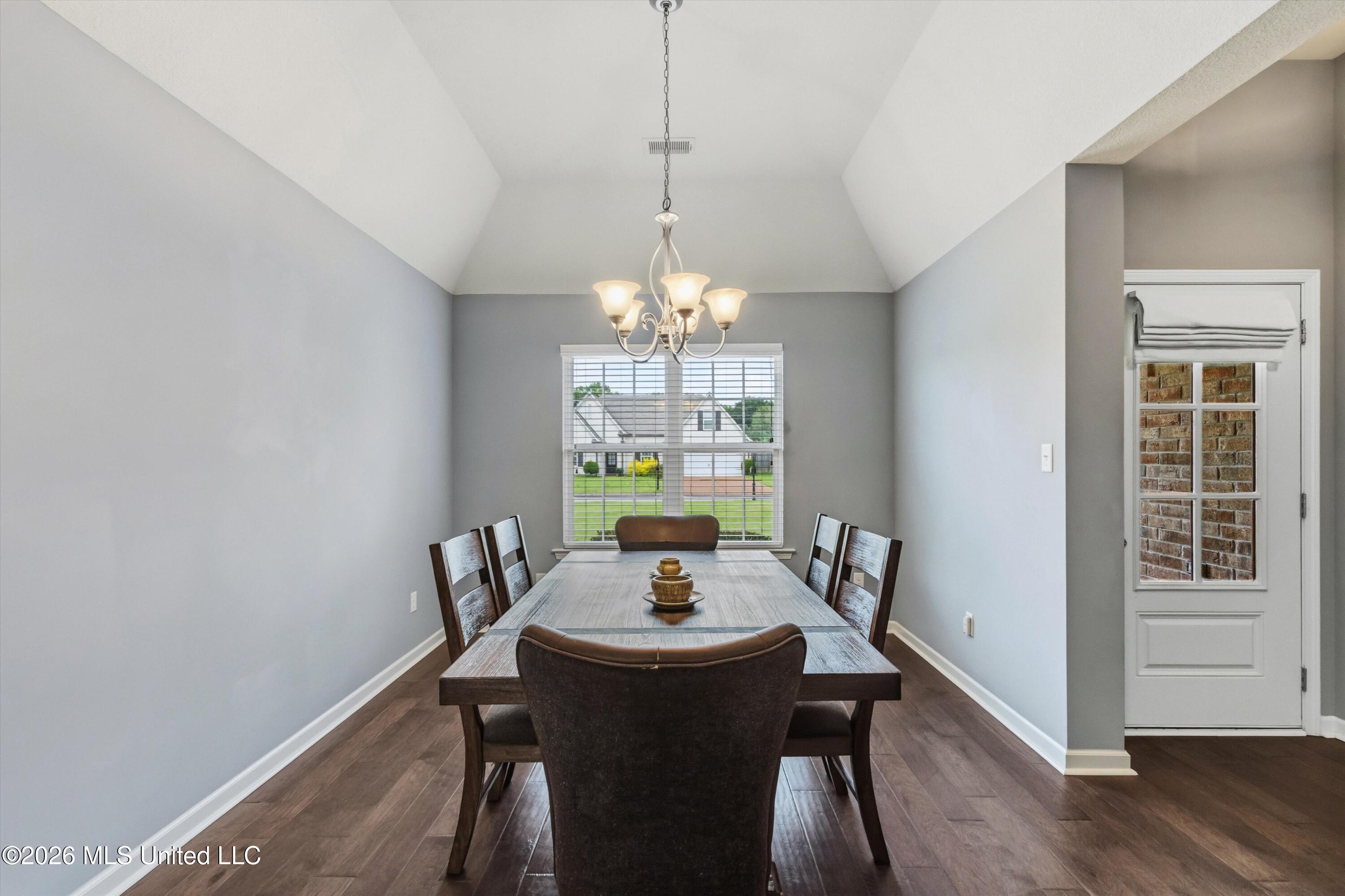 5166 Ashdown Place Property Photo 5