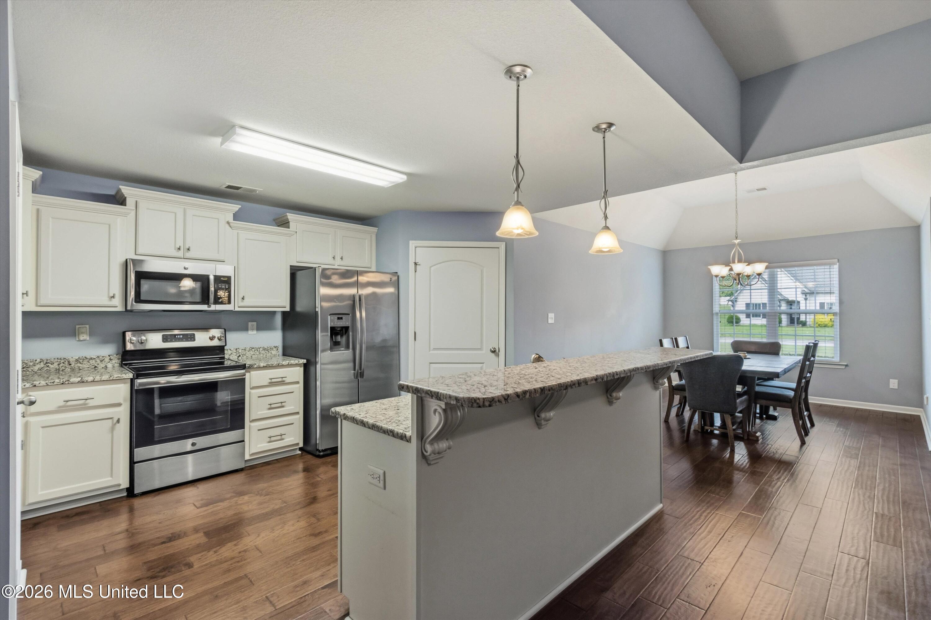 5166 Ashdown Place Property Photo 6