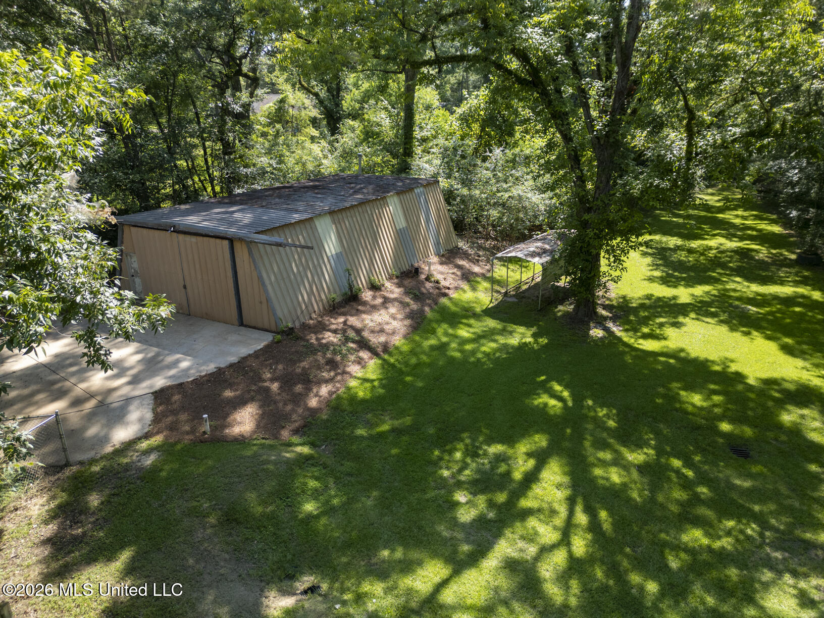 402 W Main Street Property Photo 9