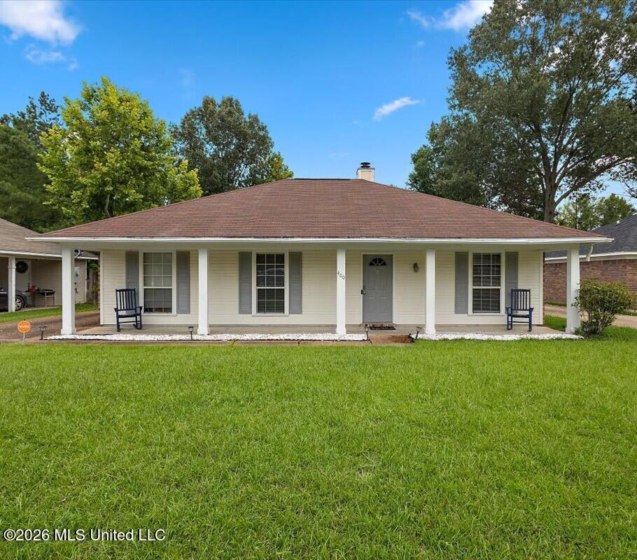 400 Riverbend Drive Property Photo 1