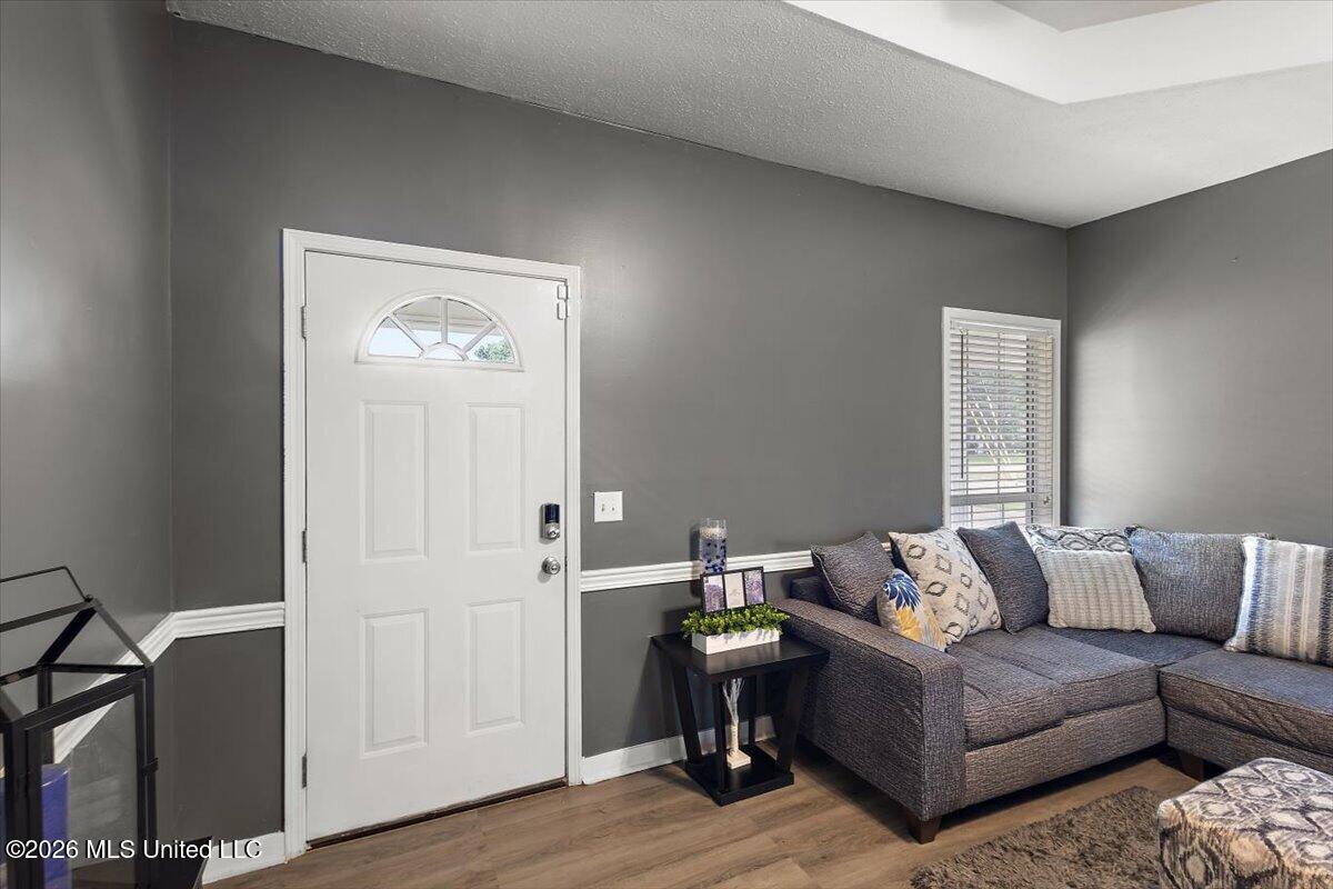 400 Riverbend Drive Property Photo 5