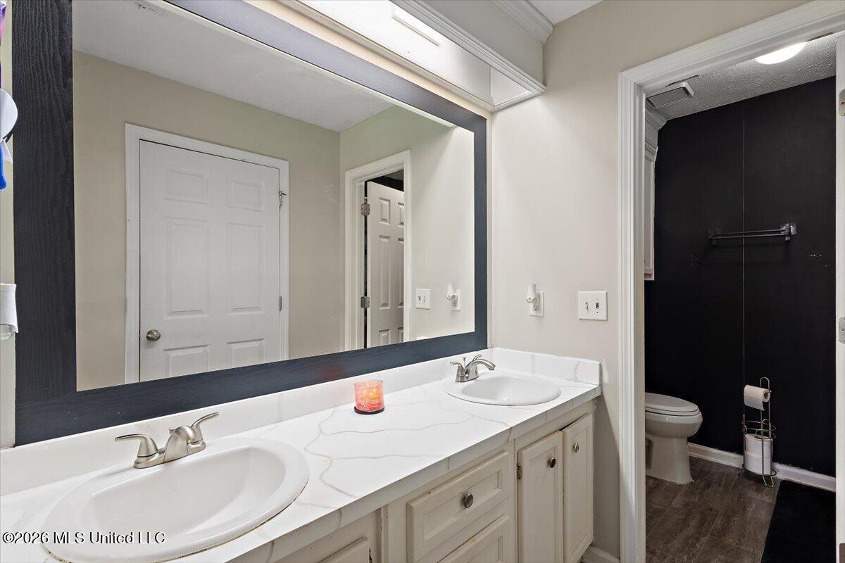 400 Riverbend Drive Property Photo 11