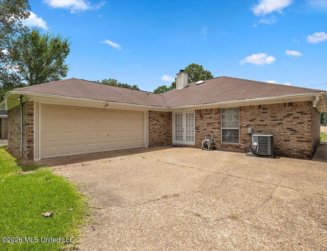 400 Riverbend Drive Property Photo 15
