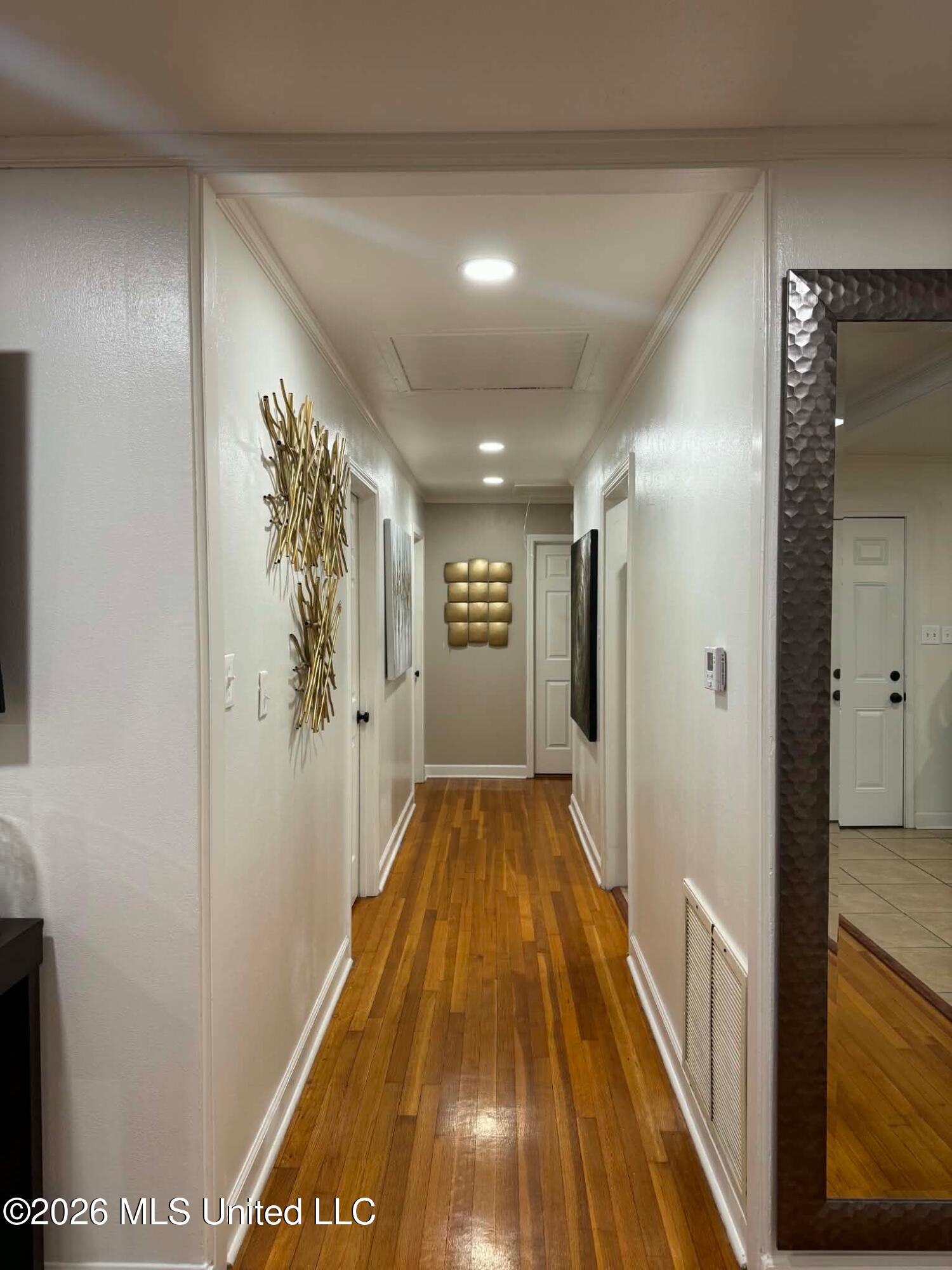 1510 W Govan Street Property Photo 8