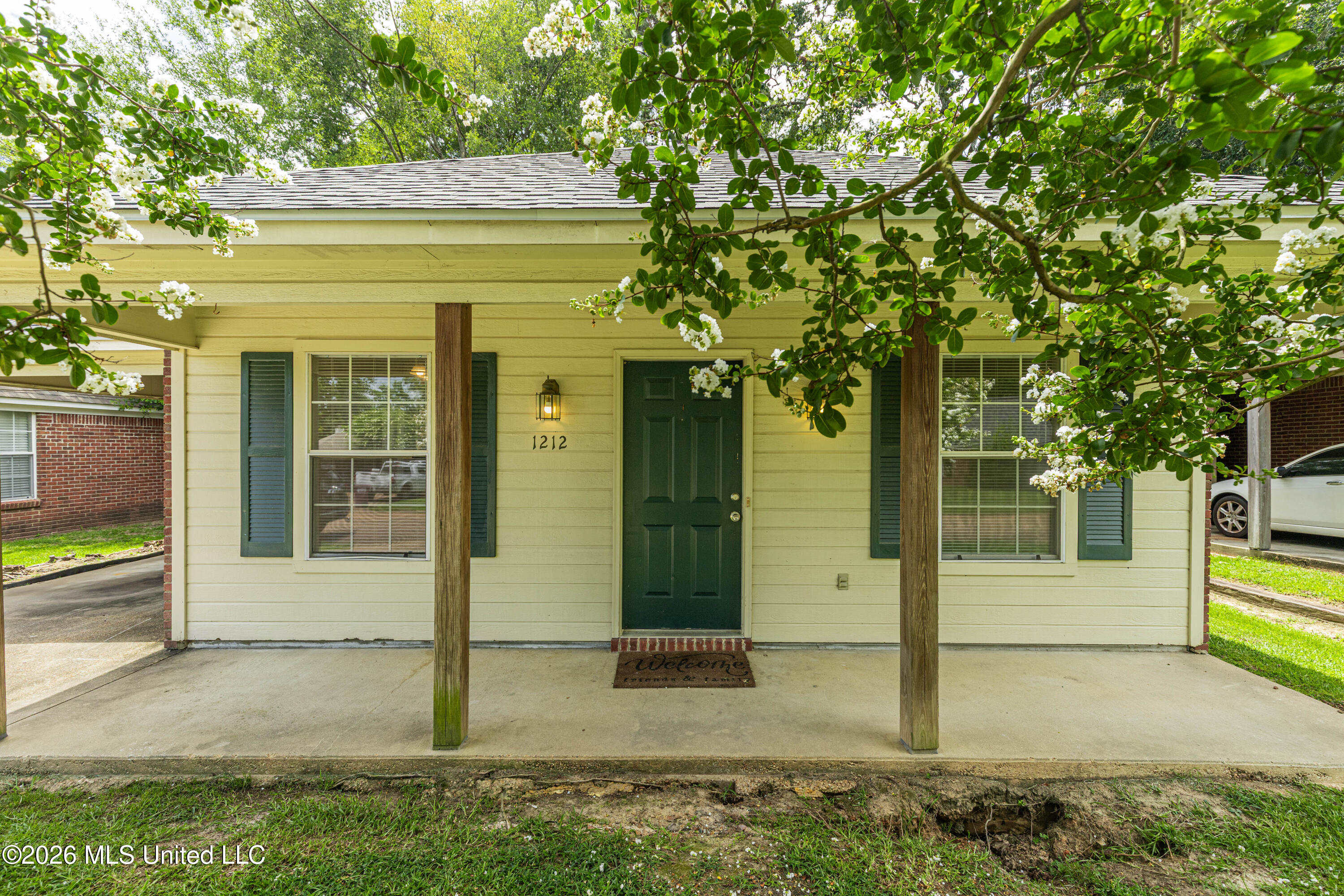 1212 Barnett Bend Circle Property Photo 1
